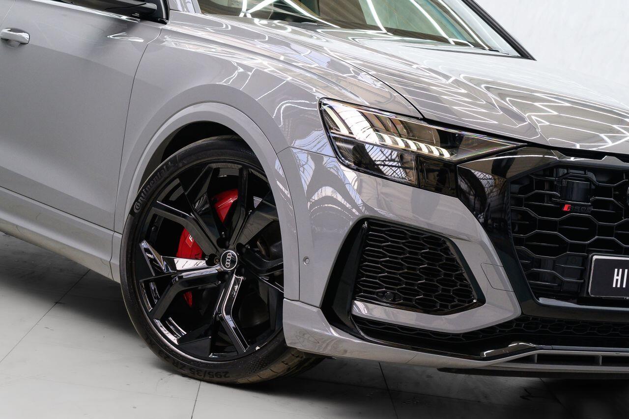 Audi RS Q8 view 2