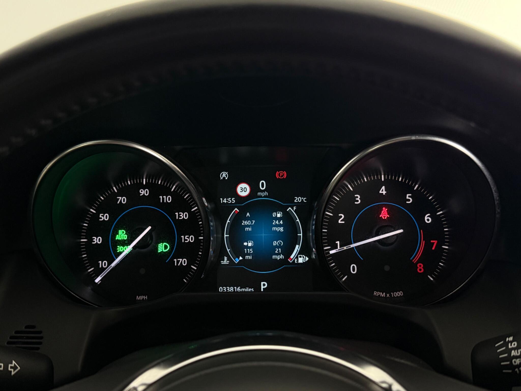 Jaguar XF view 14