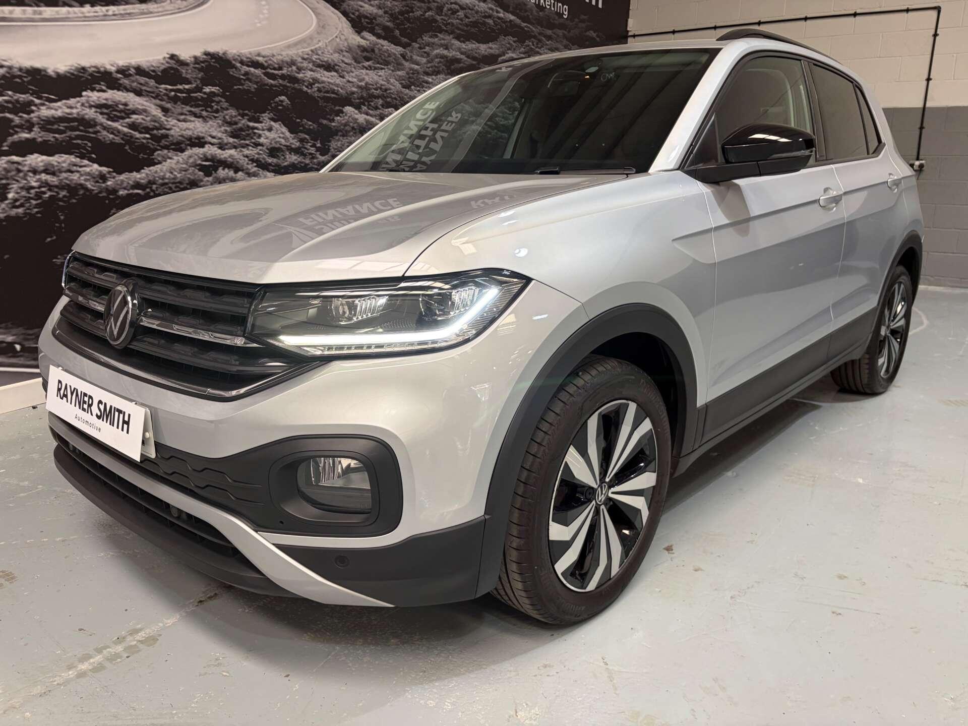 Volkswagen T-Cross view 5