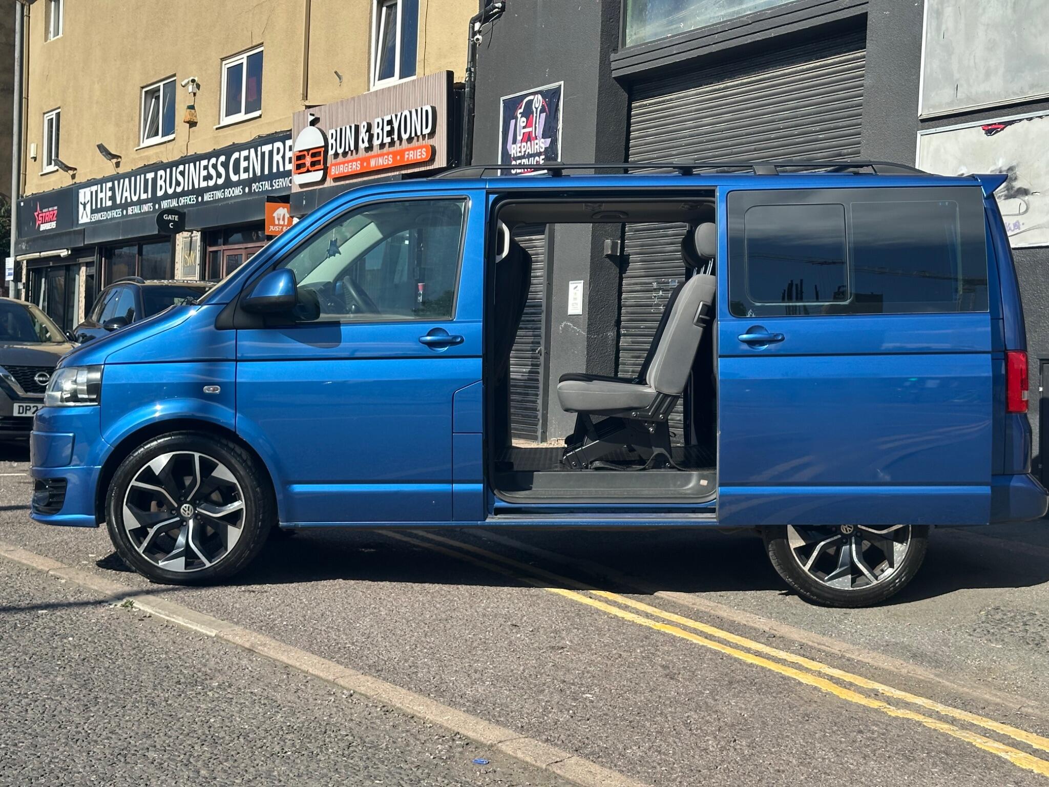 Volkswagen Transporter view 34