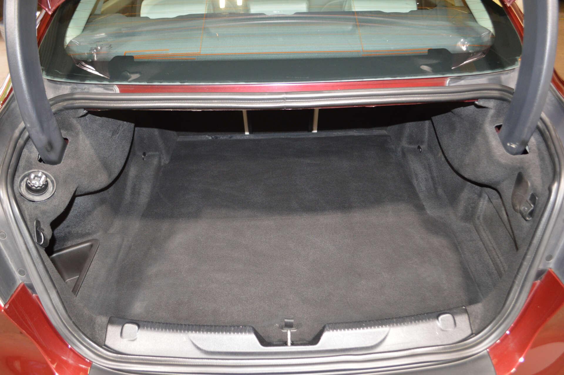 Jaguar Xe view 25
