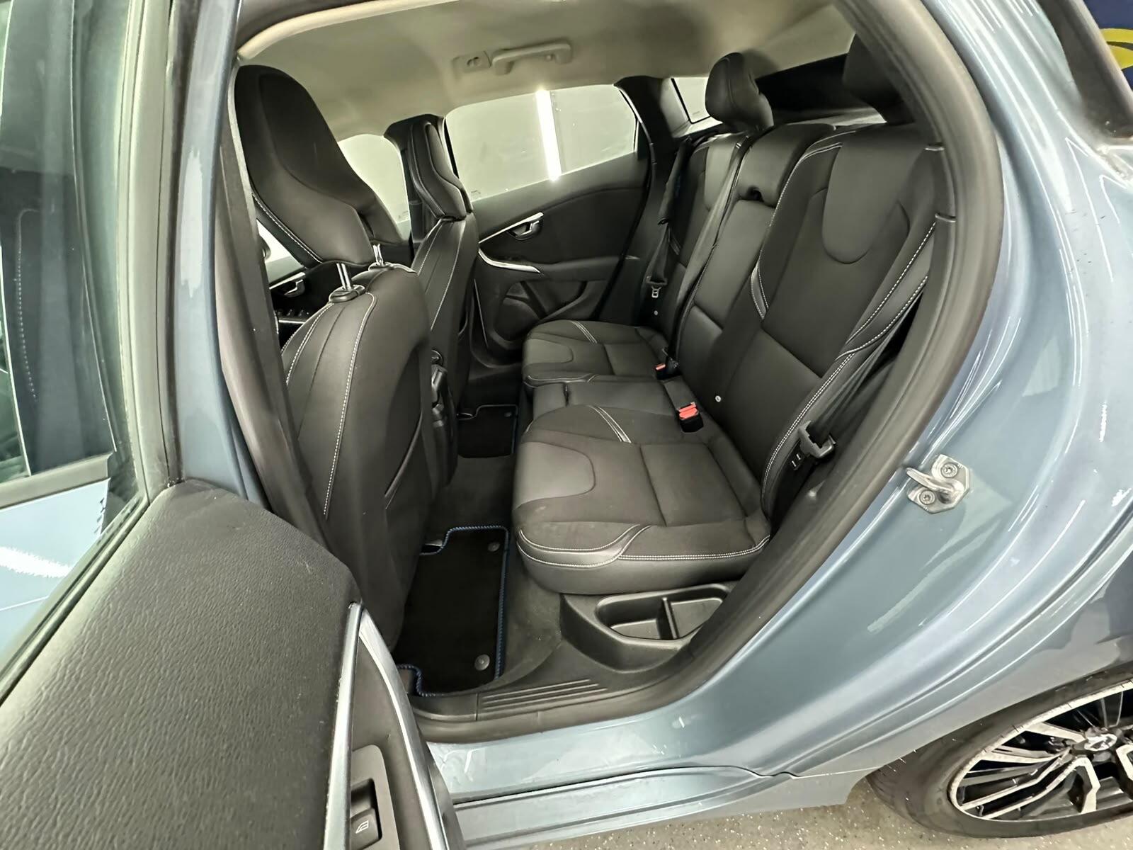 Volvo V40 view 27