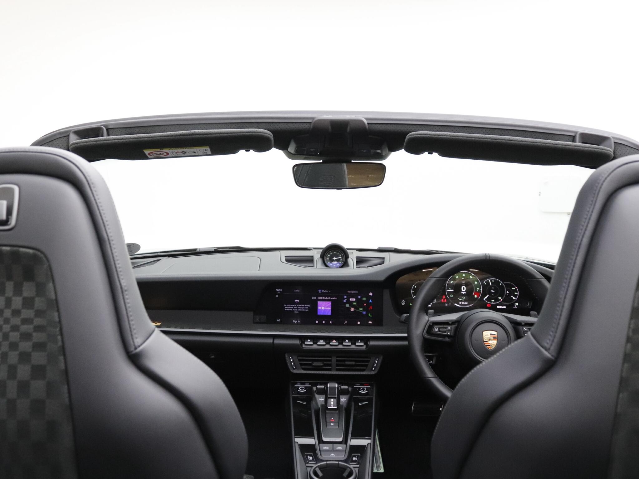 Porsche 911 view 36