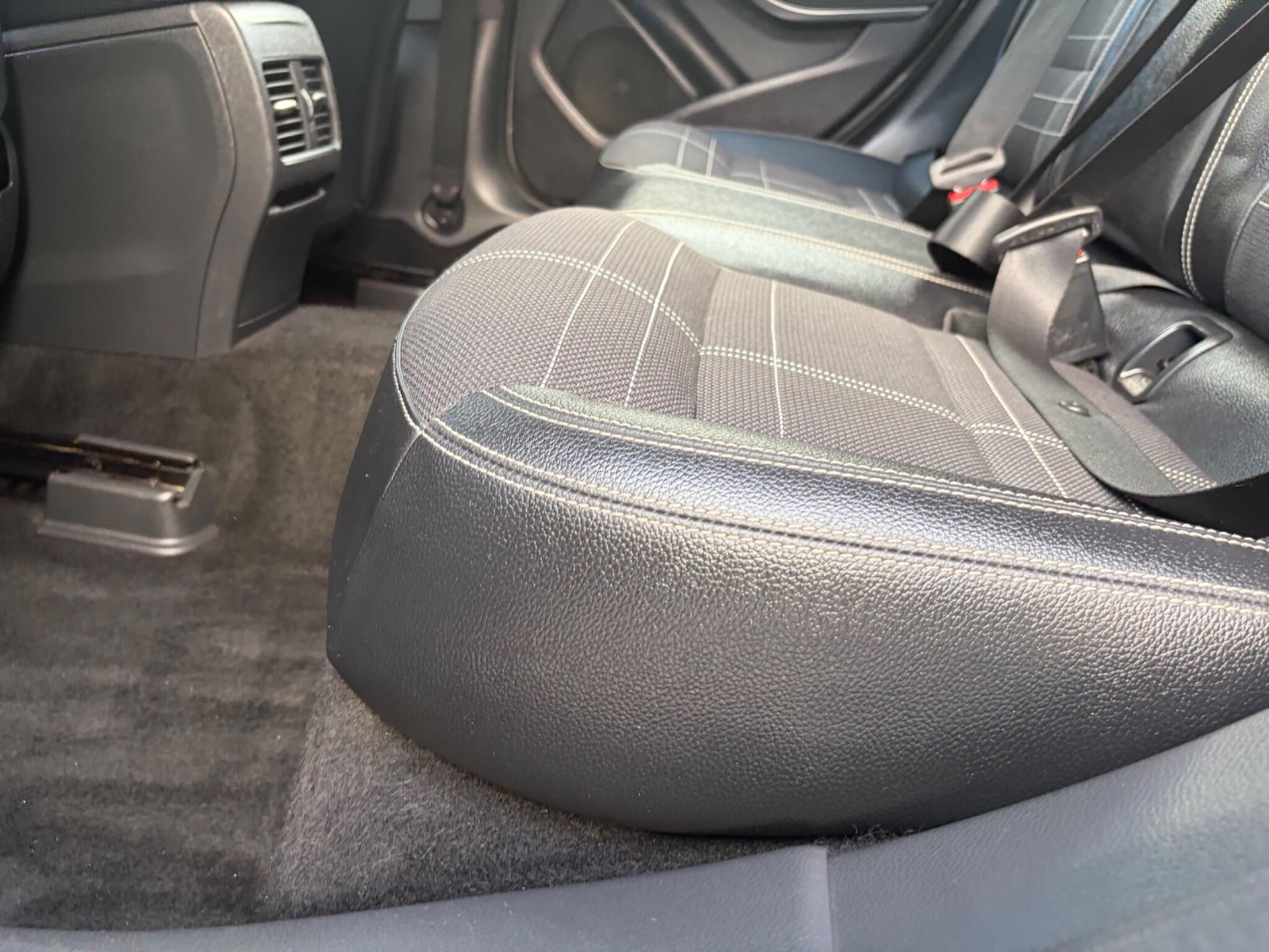 Mercedes-Benz Cla view 68