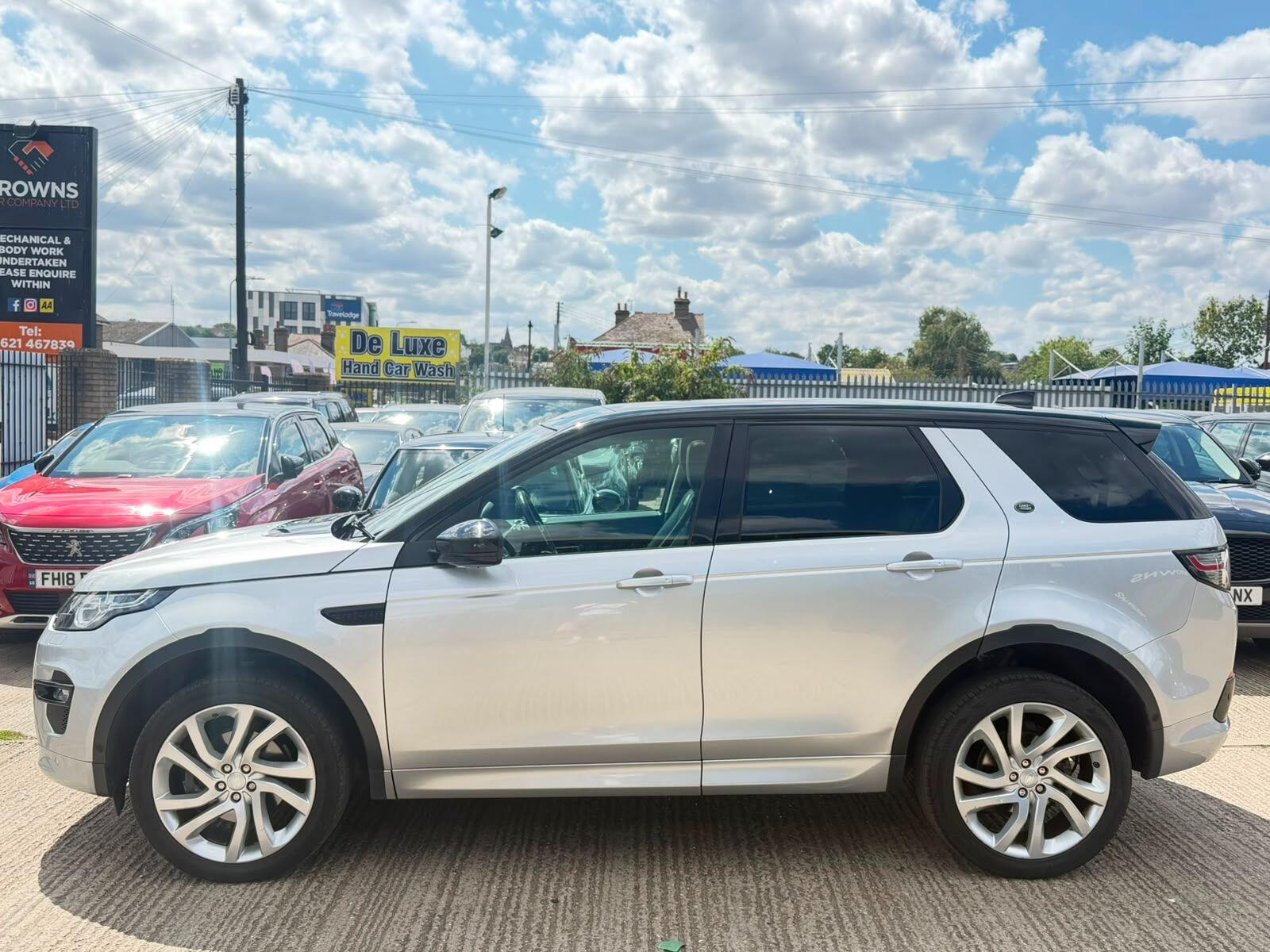 Land Rover Discovery Sport view 5