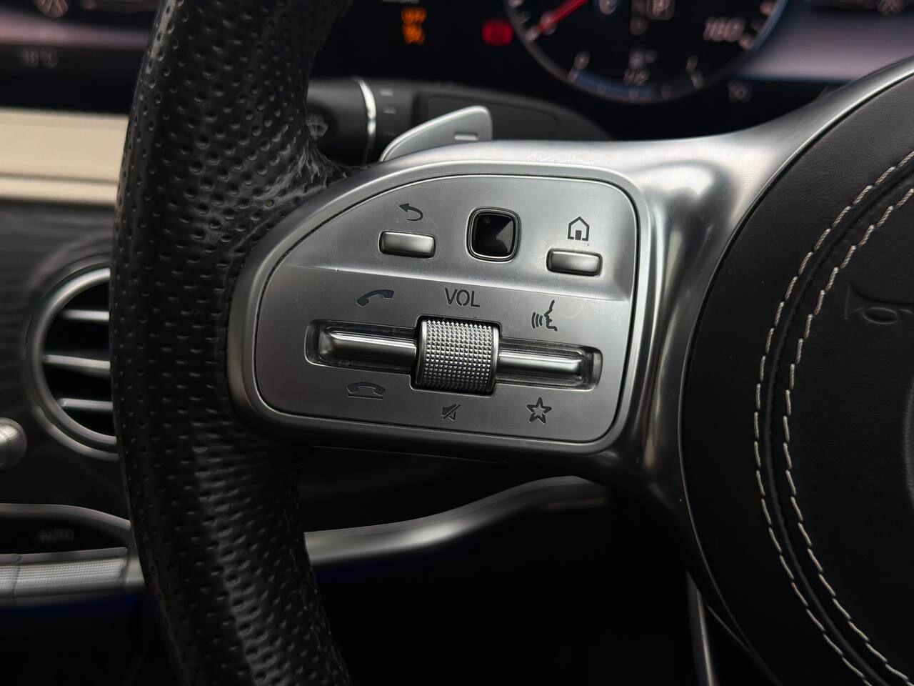 Mercedes-Benz S-Class view 35