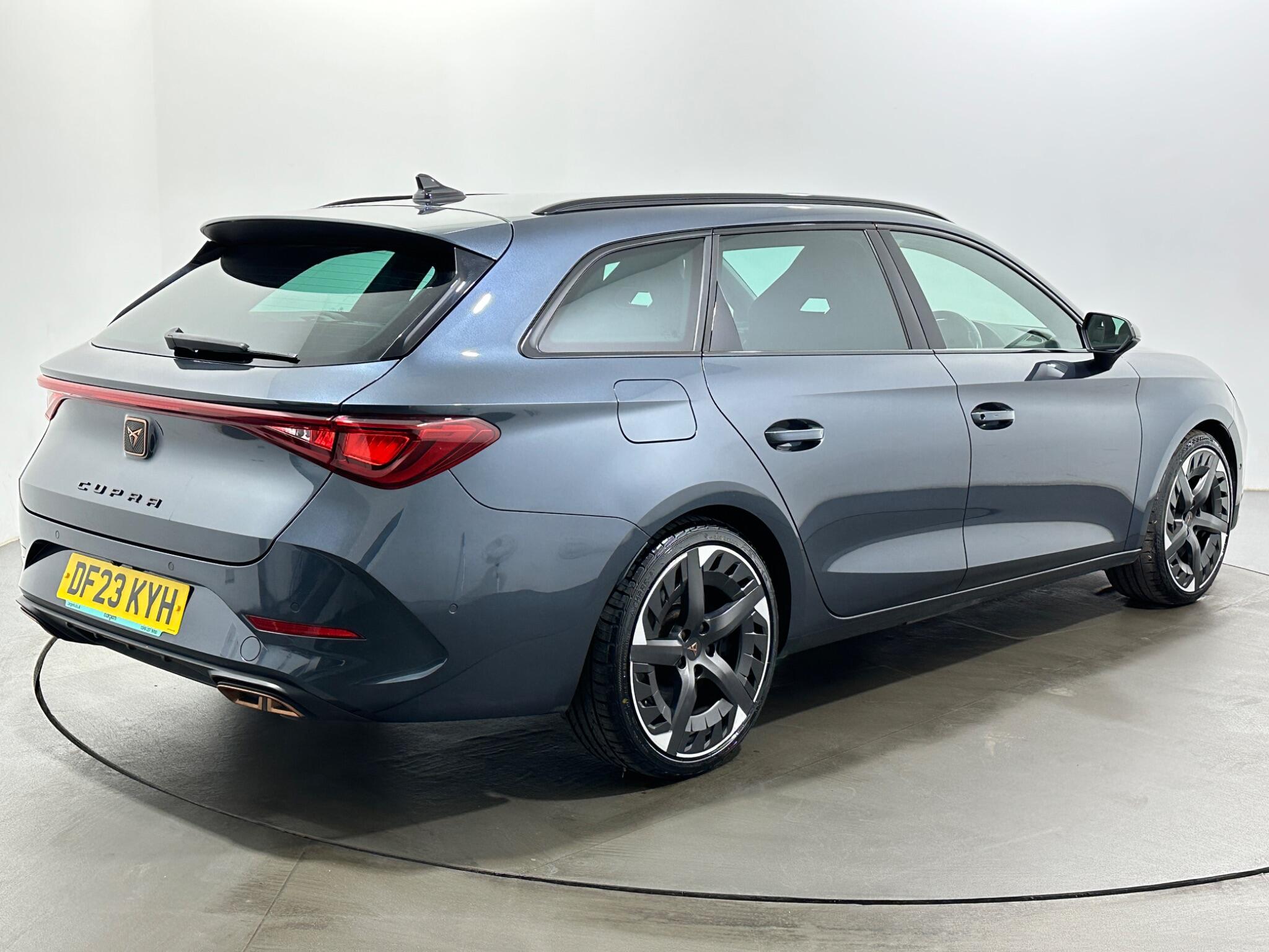Cupra CUPRA Leon view 8