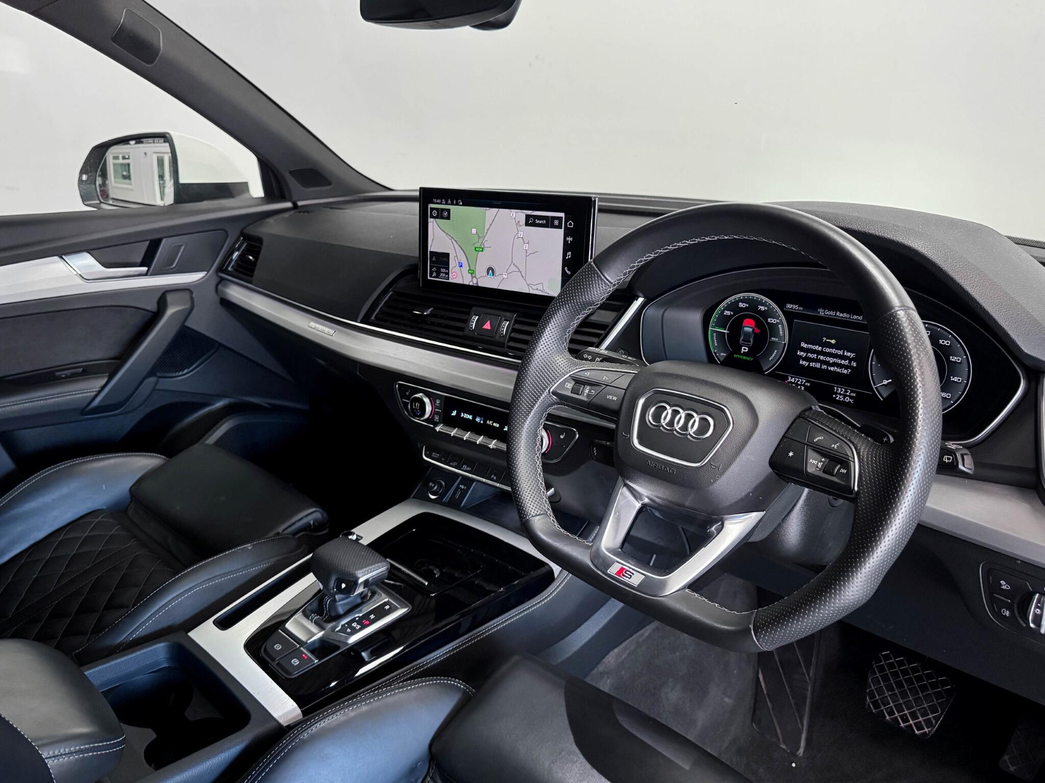Audi Q5 view 24