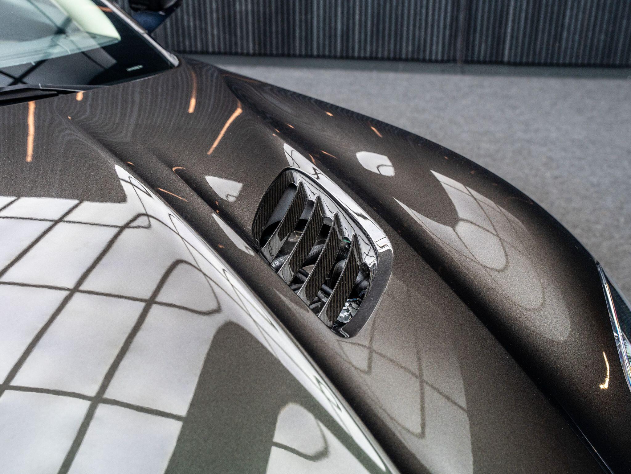 Aston Martin DBS view 10