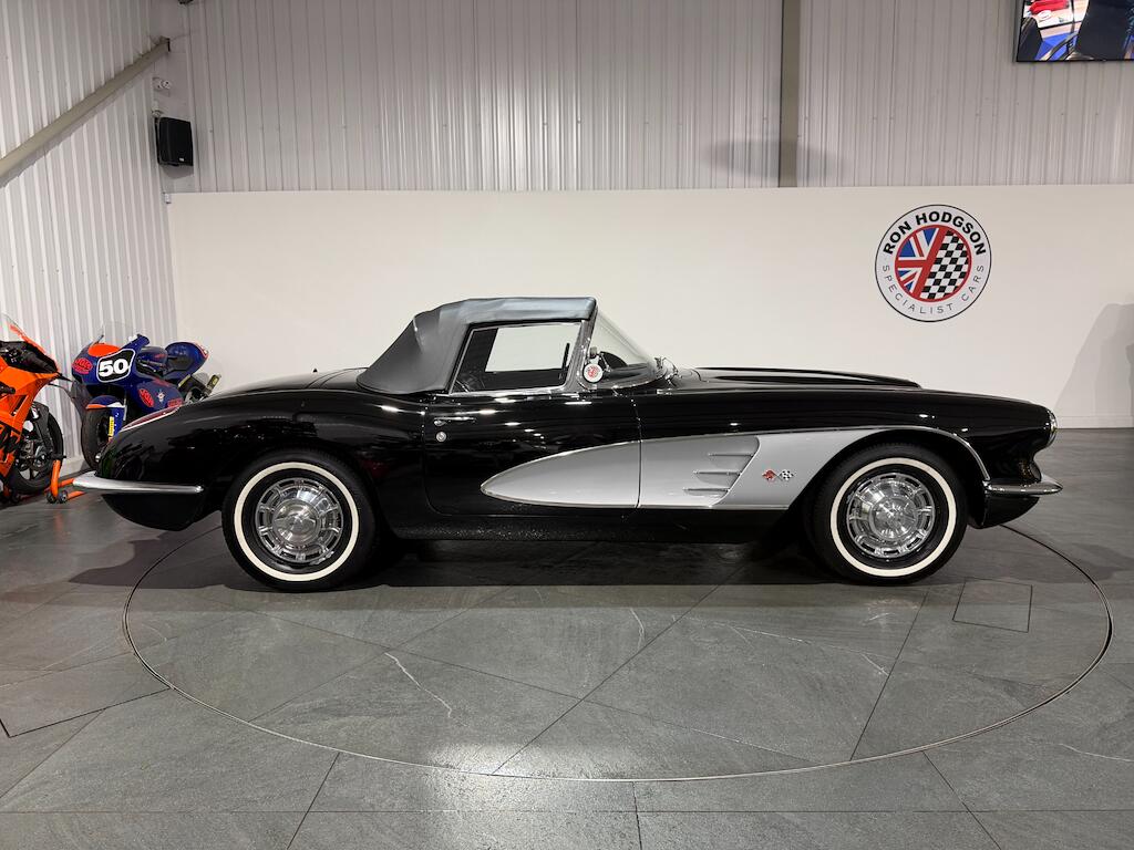 Chevrolet Corvette view 21