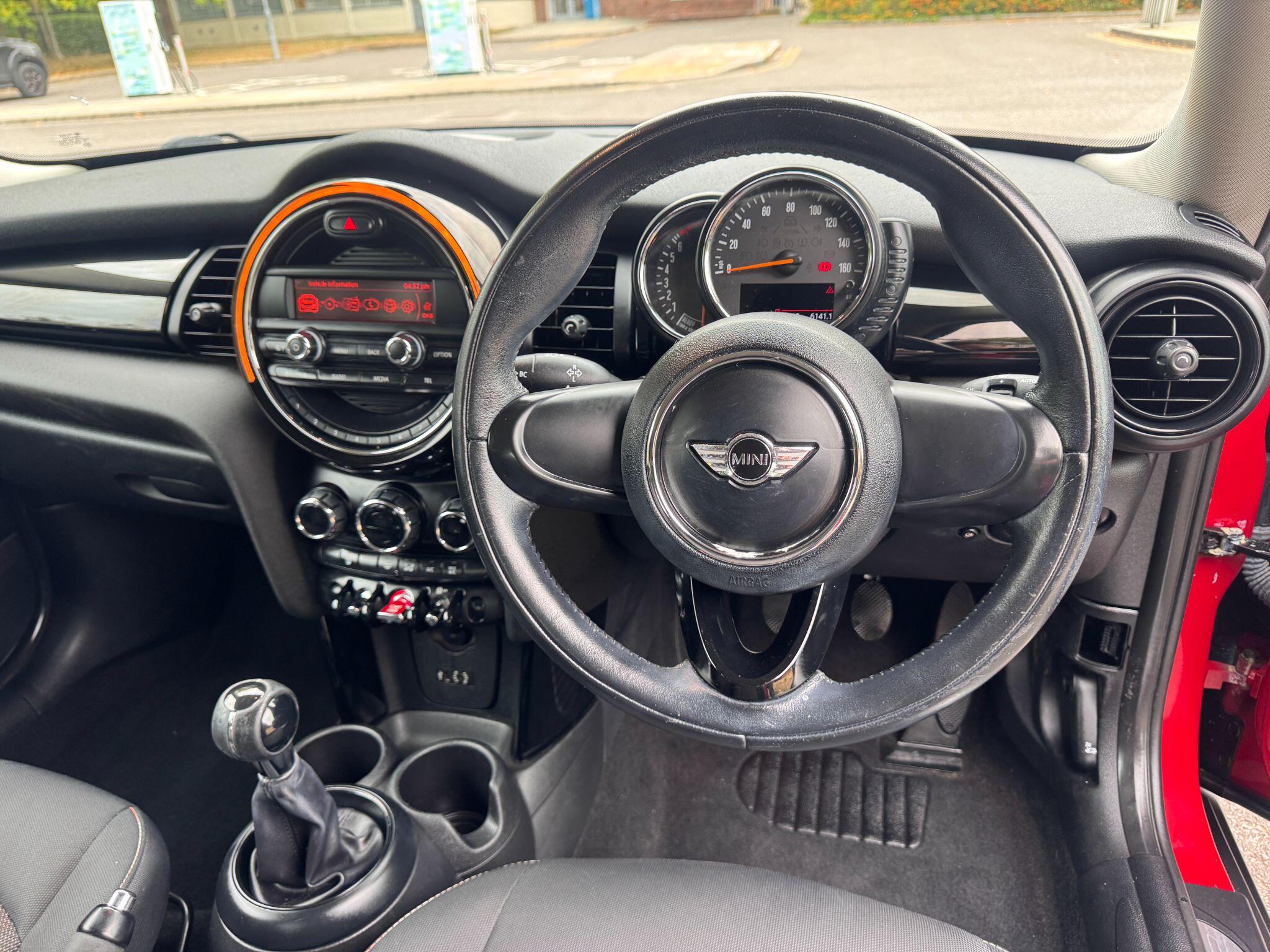 2015 MINI Hatch 1.2 One Euro 6 (s/s) 3dr • 114,000 miles image 11