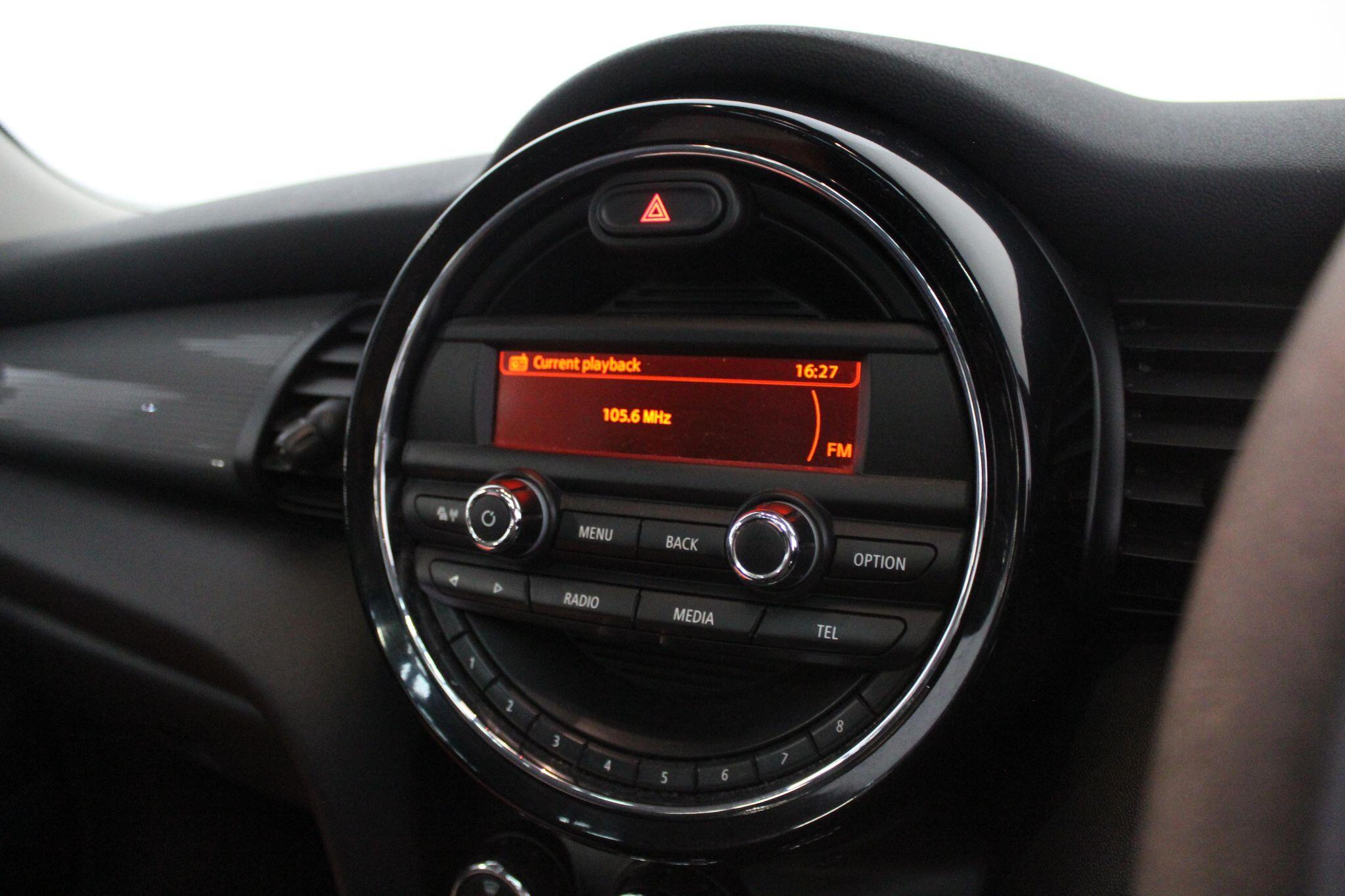 Mini Hatch view 33