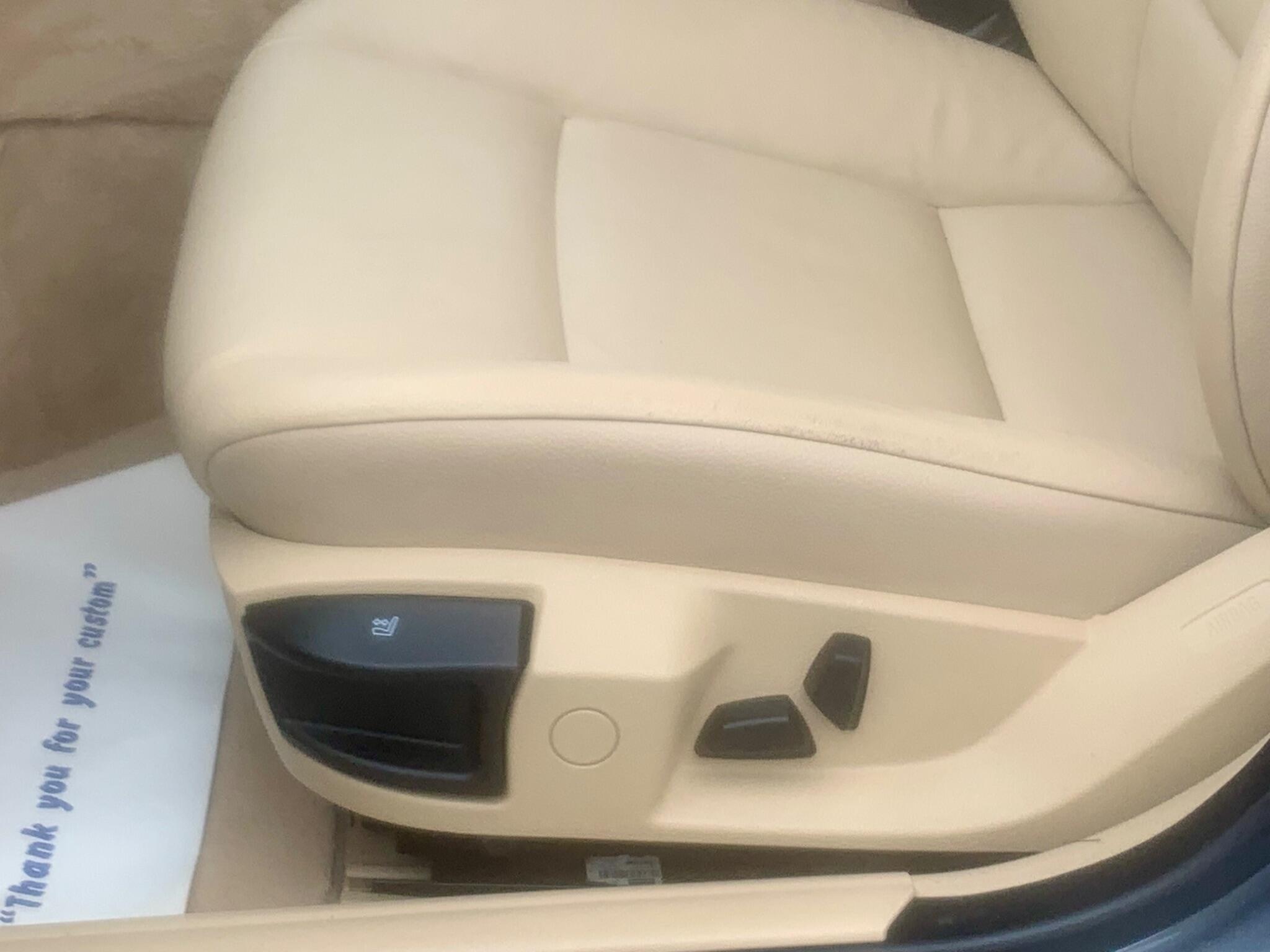 BMW 5 Series view 26