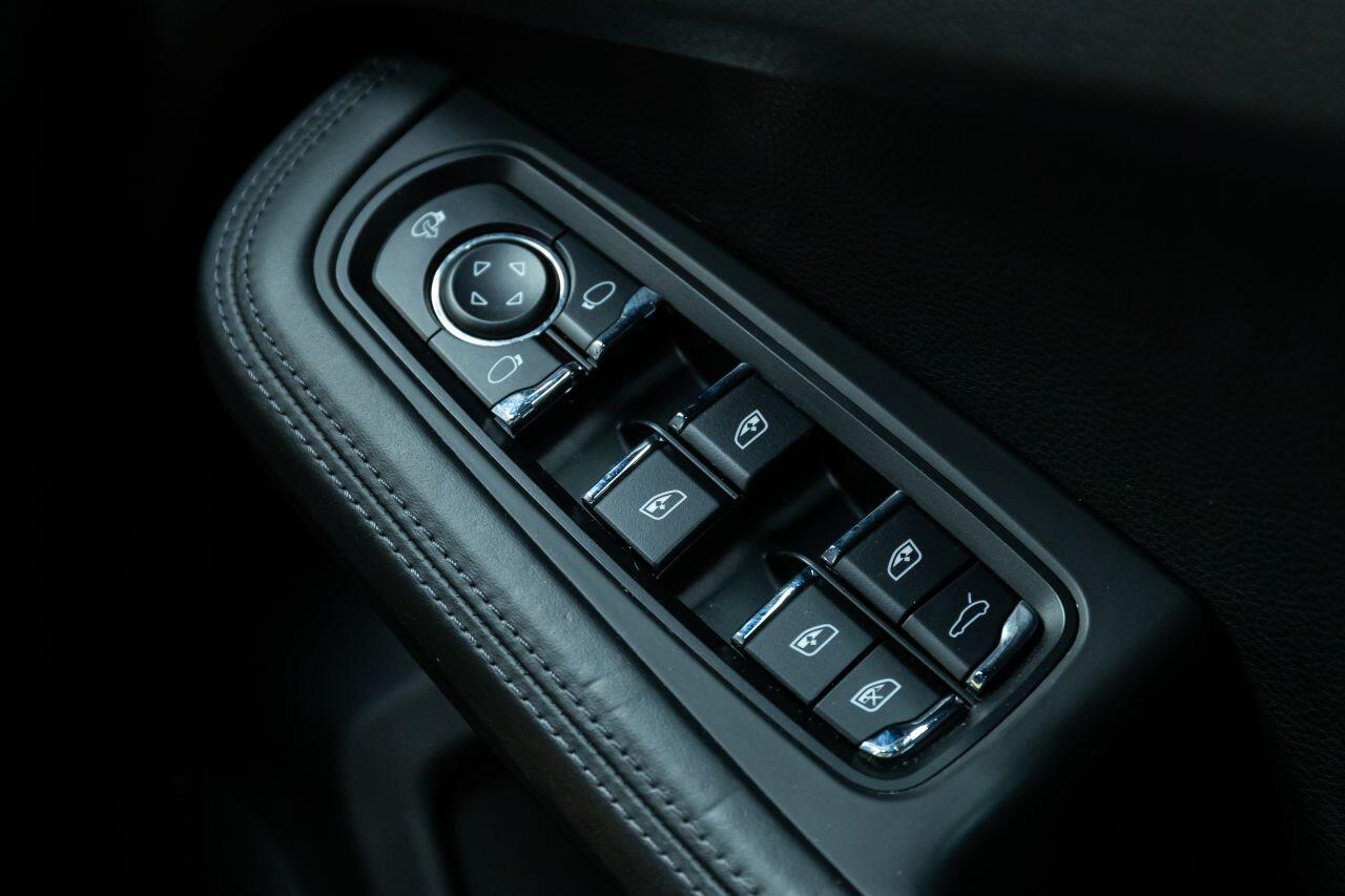 Porsche Macan view 42