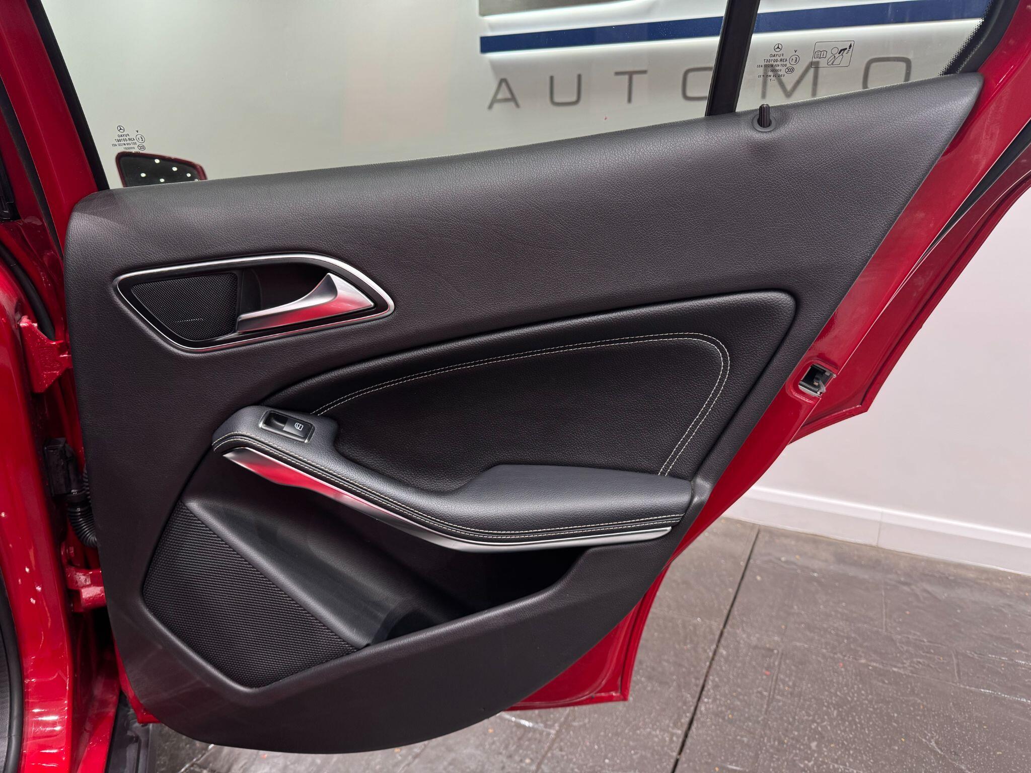 Mercedes-Benz GLA view 43