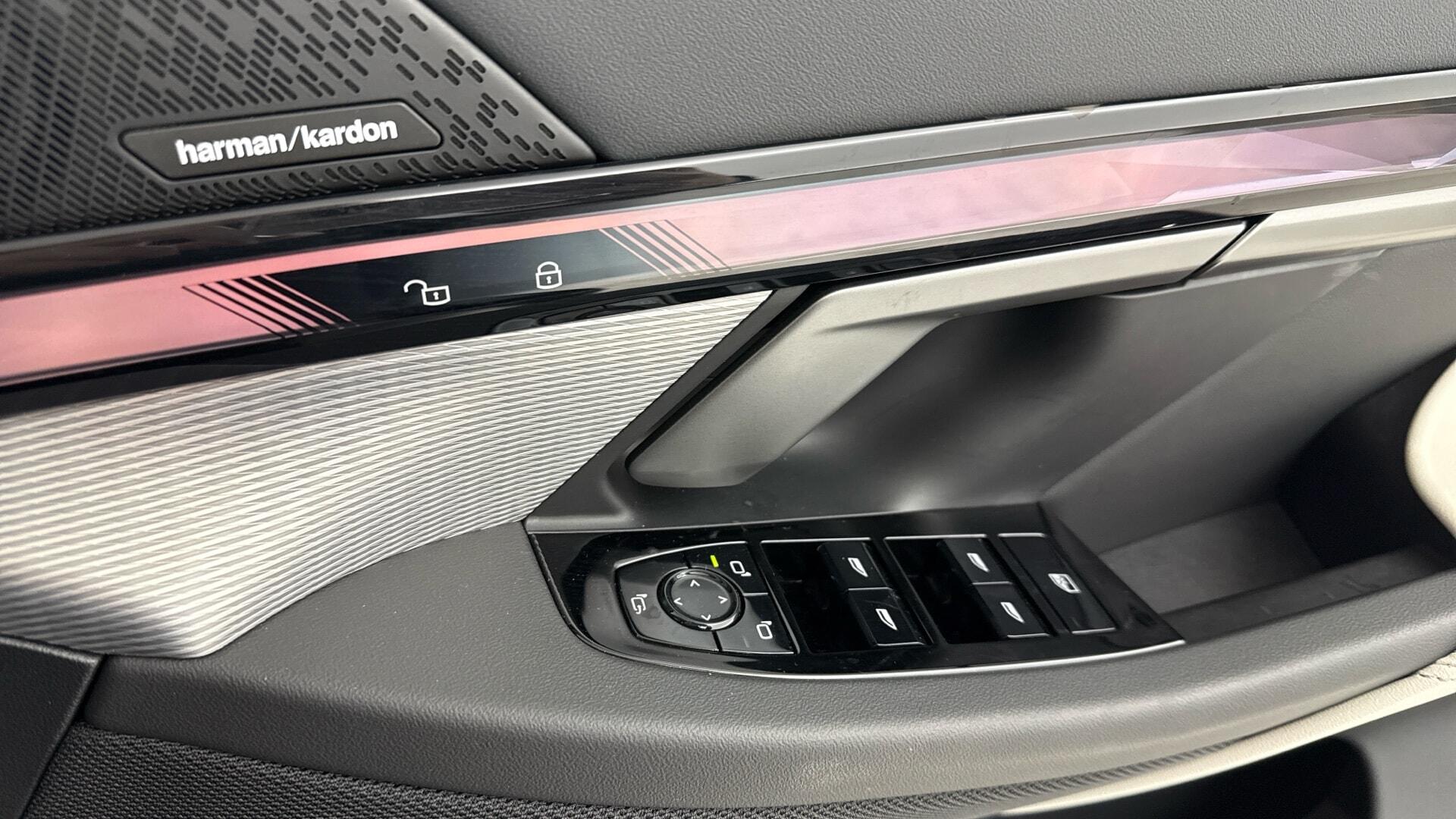 BMW i5 view 21