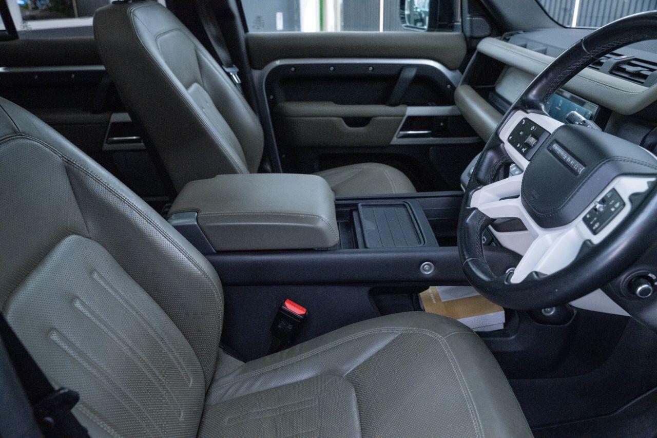 Land Rover Defender view 15
