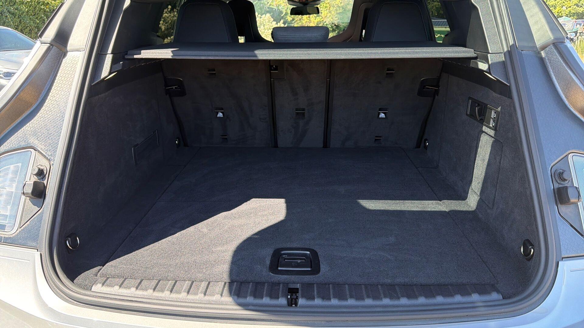 BMW Ix view 13