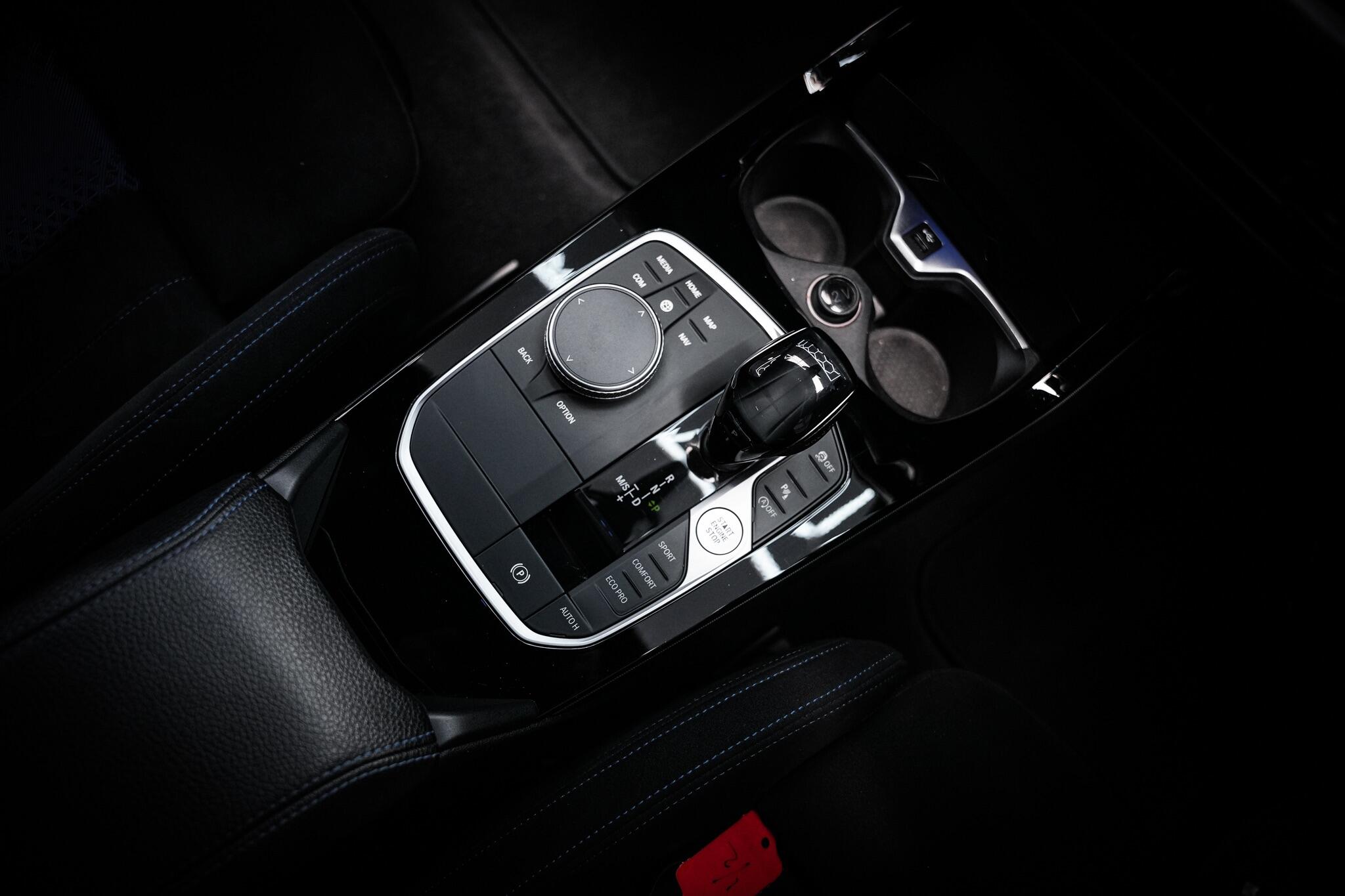 BMW 1 Series view 5