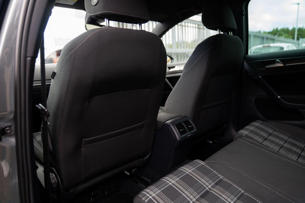 Volkswagen Golf view 48