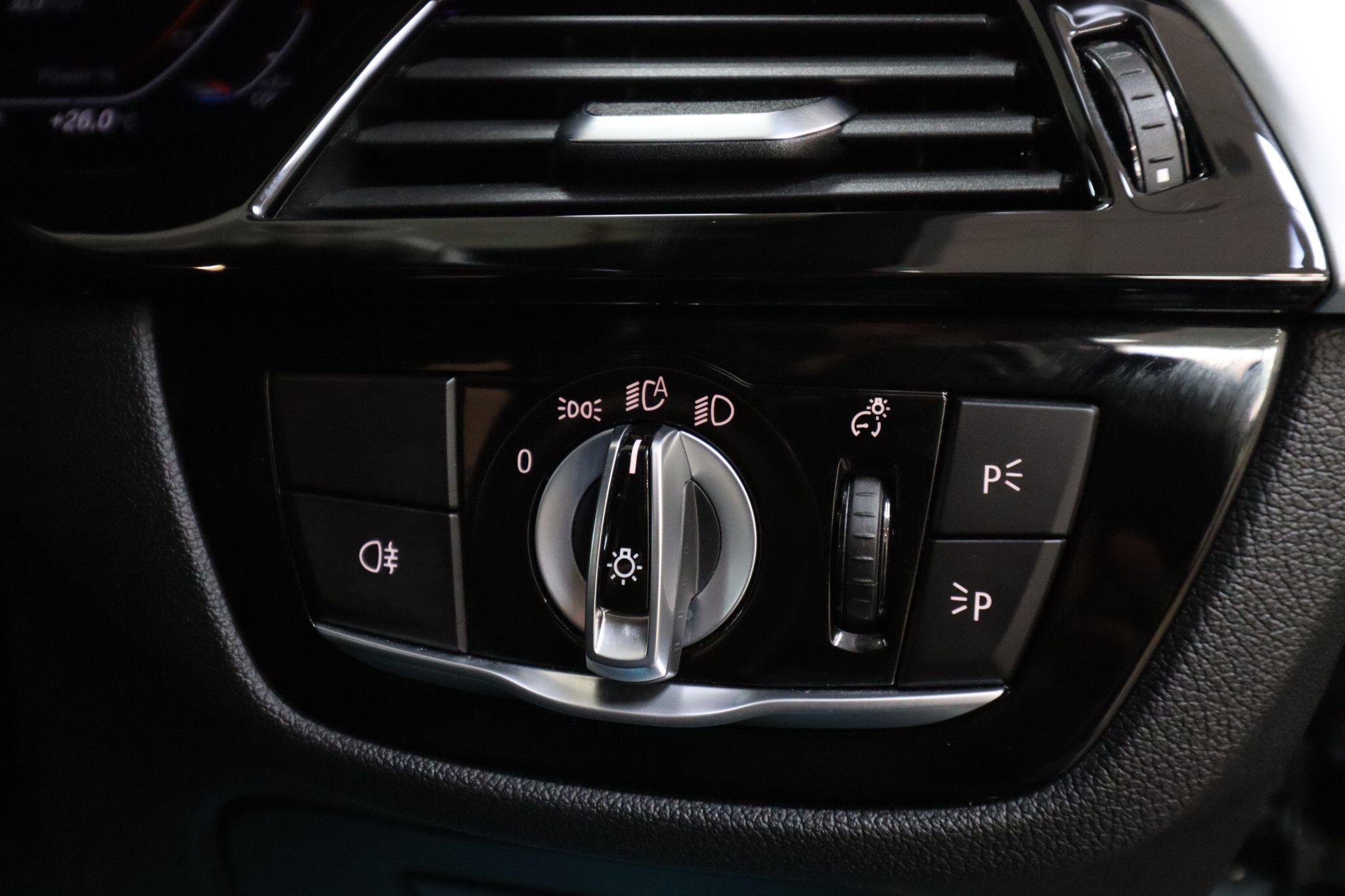 BMW 5 Series view 20