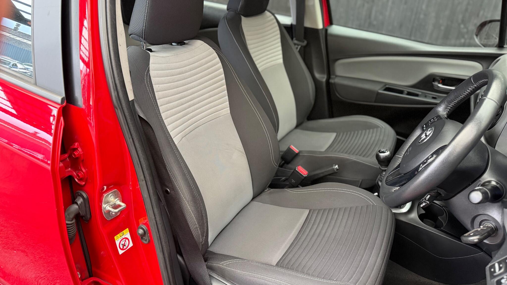 Toyota Yaris view 17
