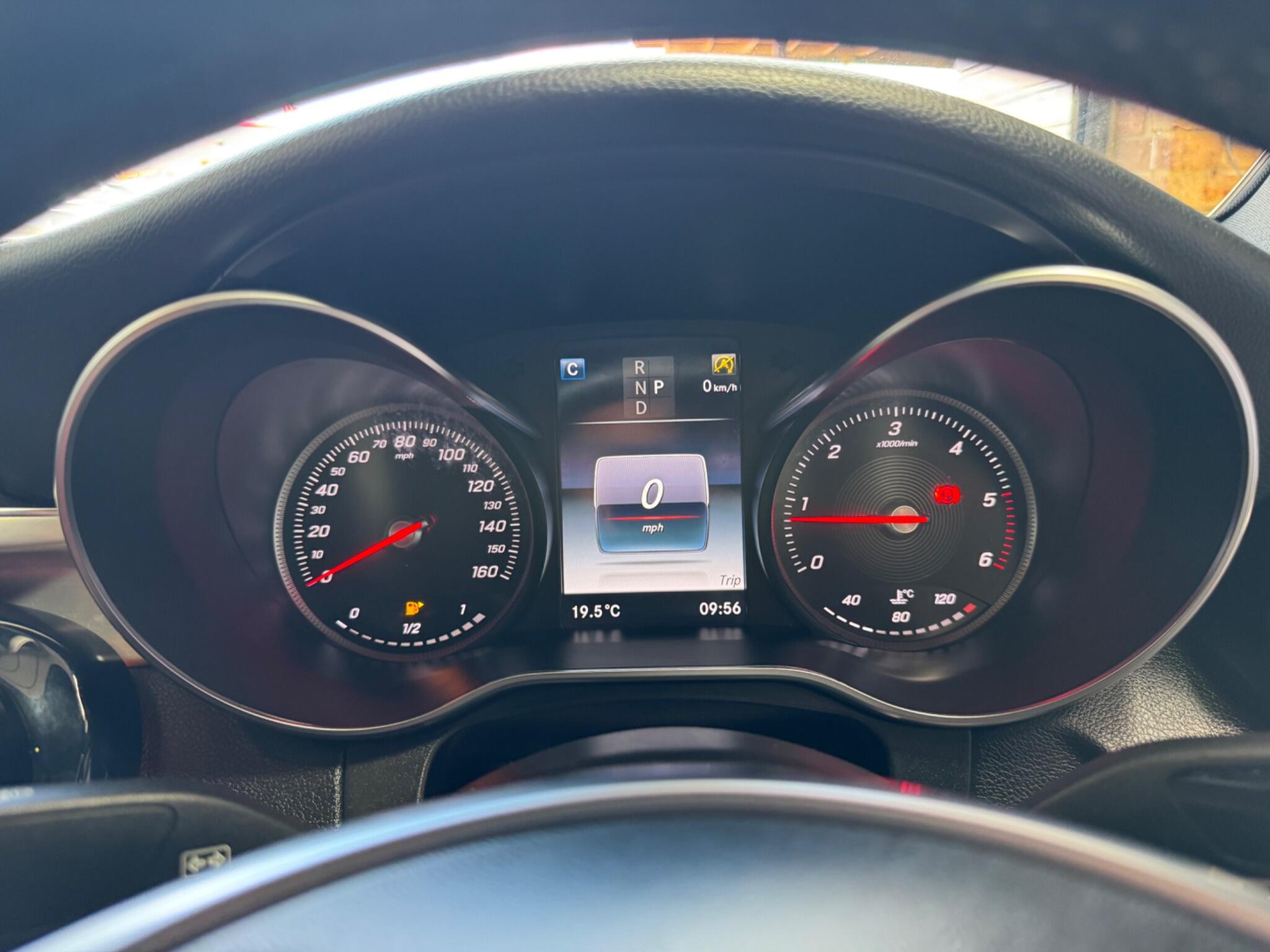 Mercedes-Benz GLC view 44