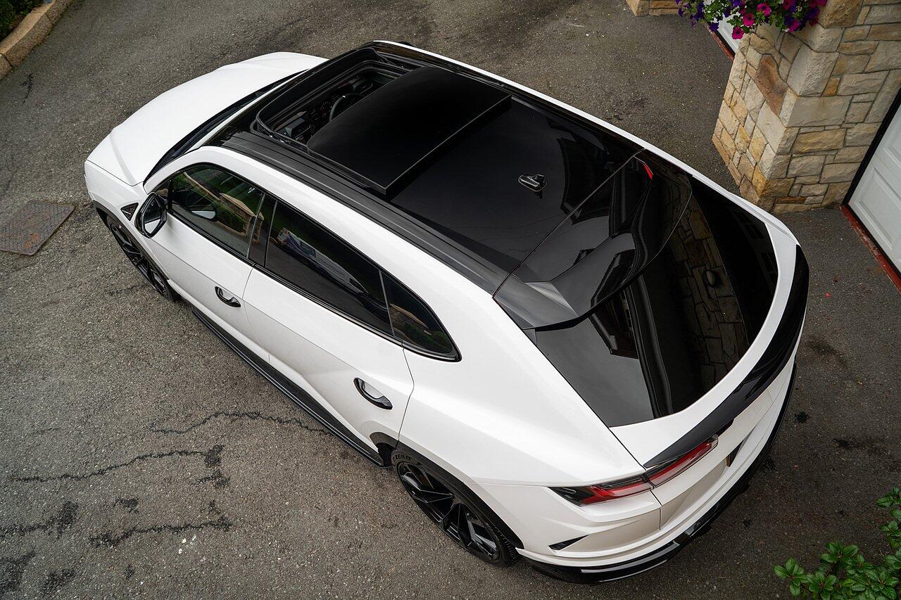 Lamborghini Urus view 43