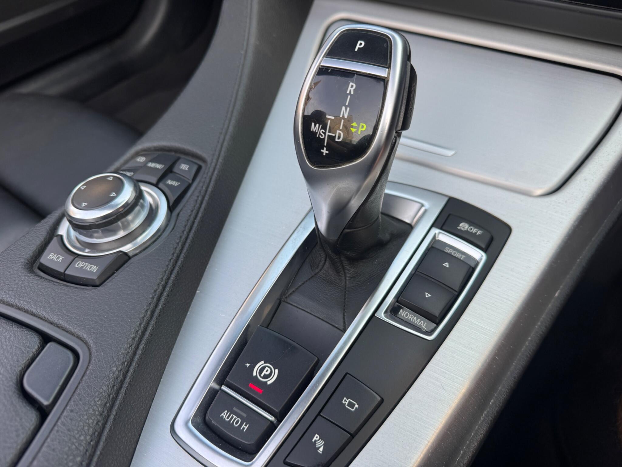 BMW 6 Series view 24