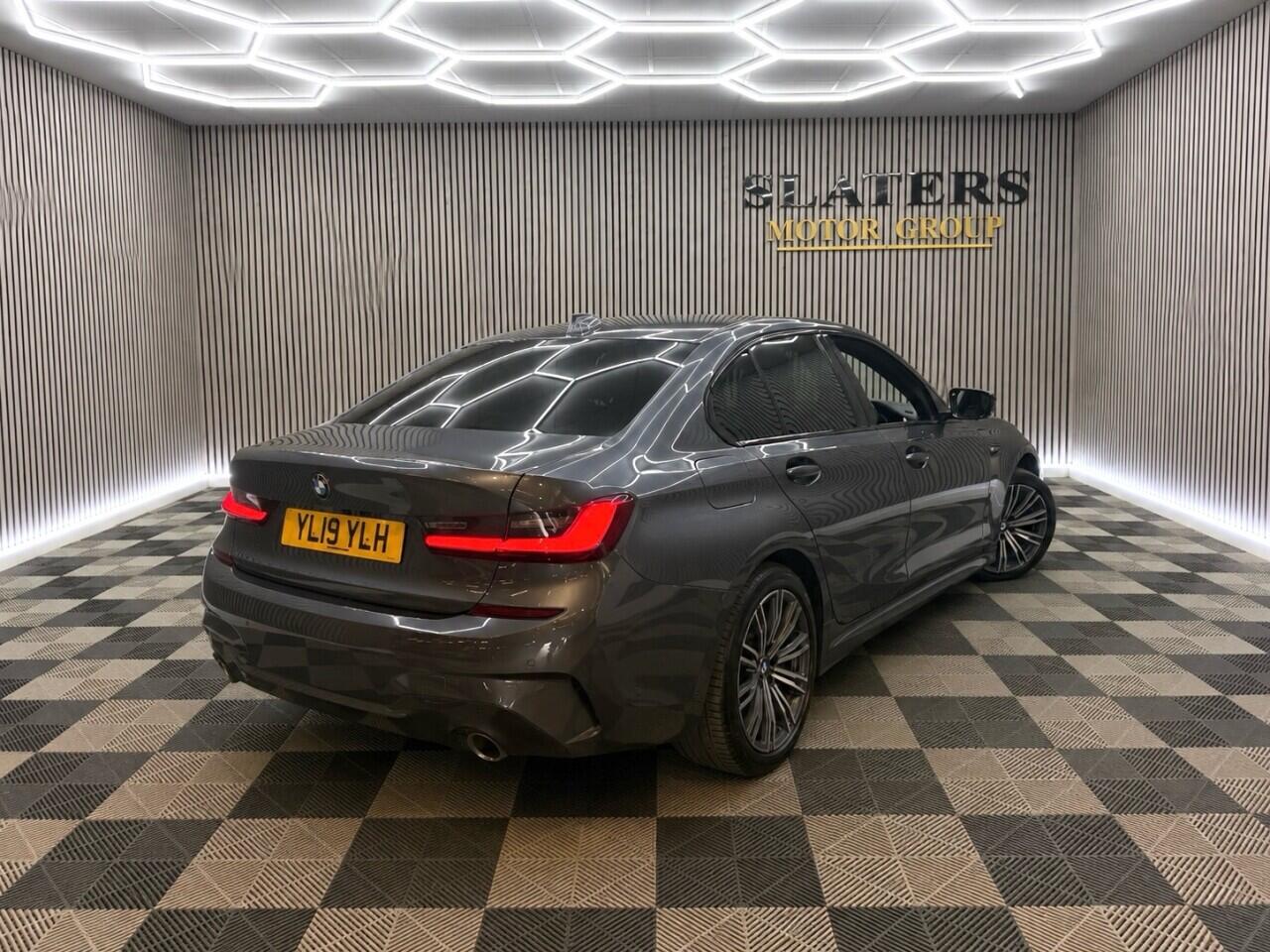 BMW 3 Series view 29