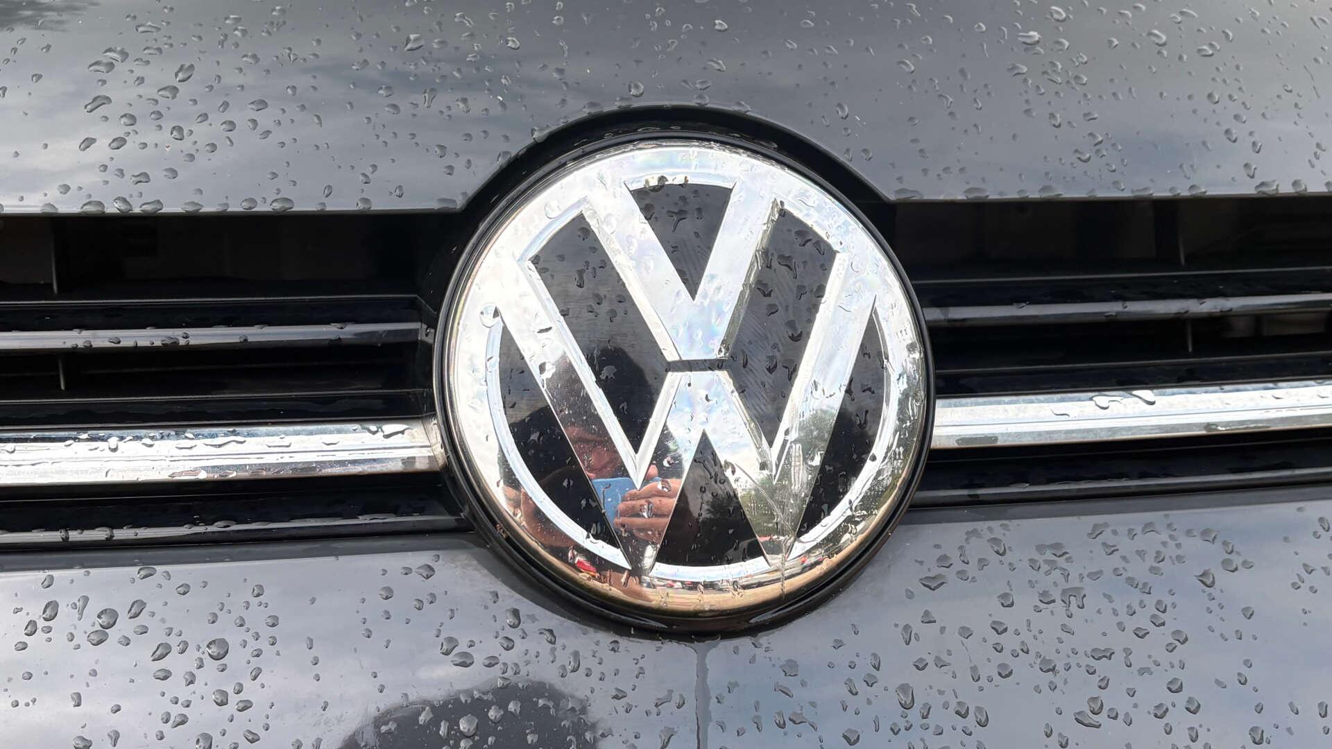 Volkswagen Golf view 48