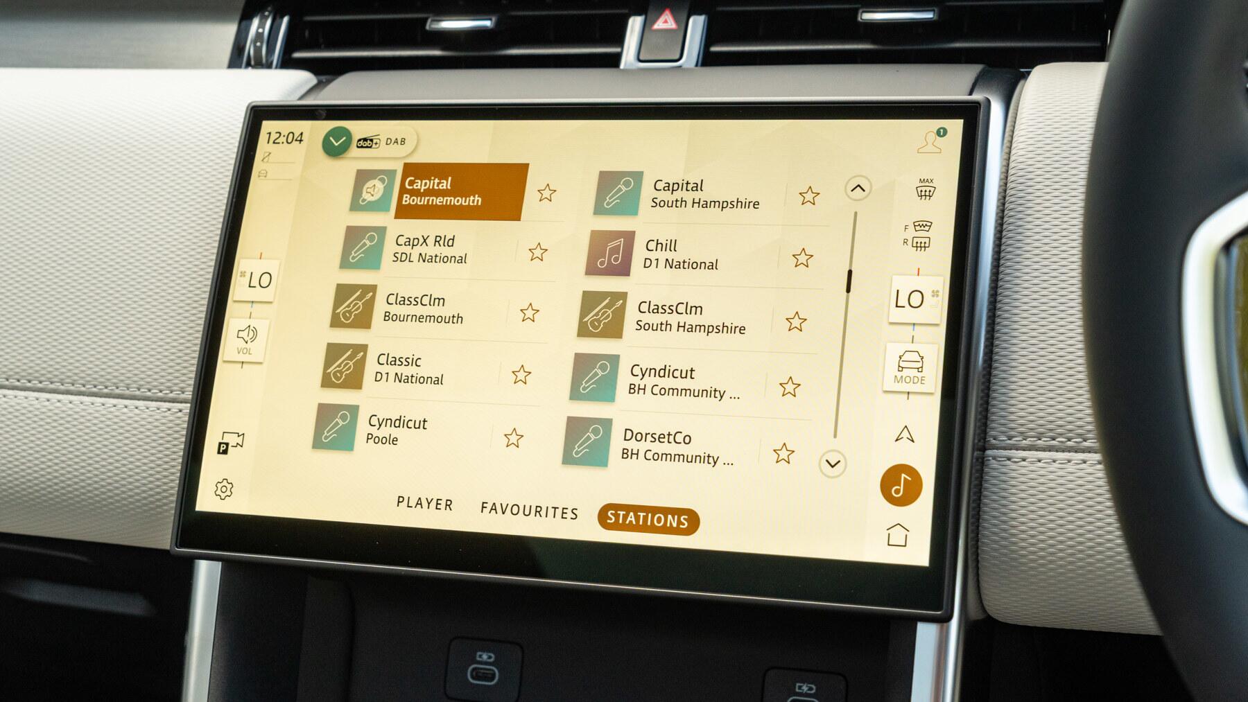 Land Rover Discovery Sport view 63