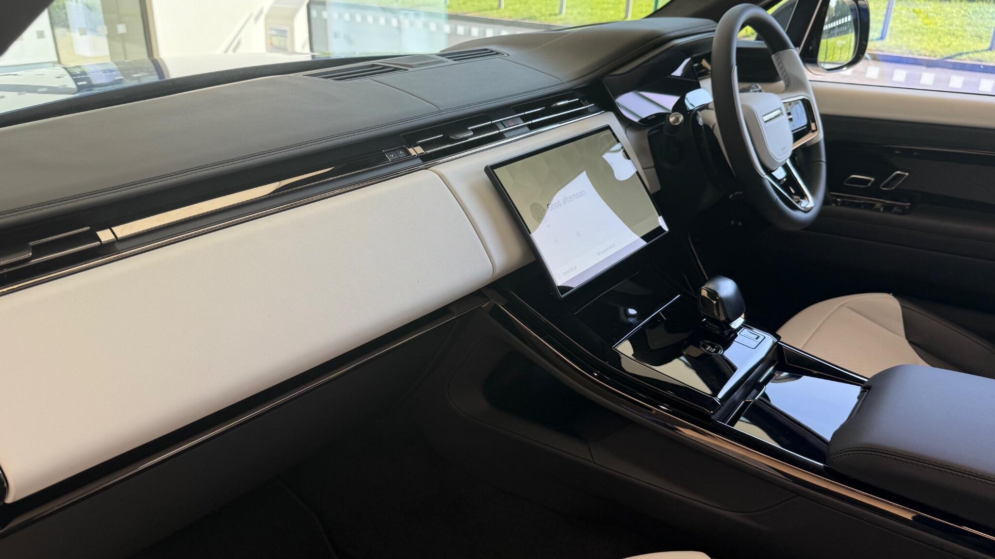 Land Rover Range Rover Sport view 32