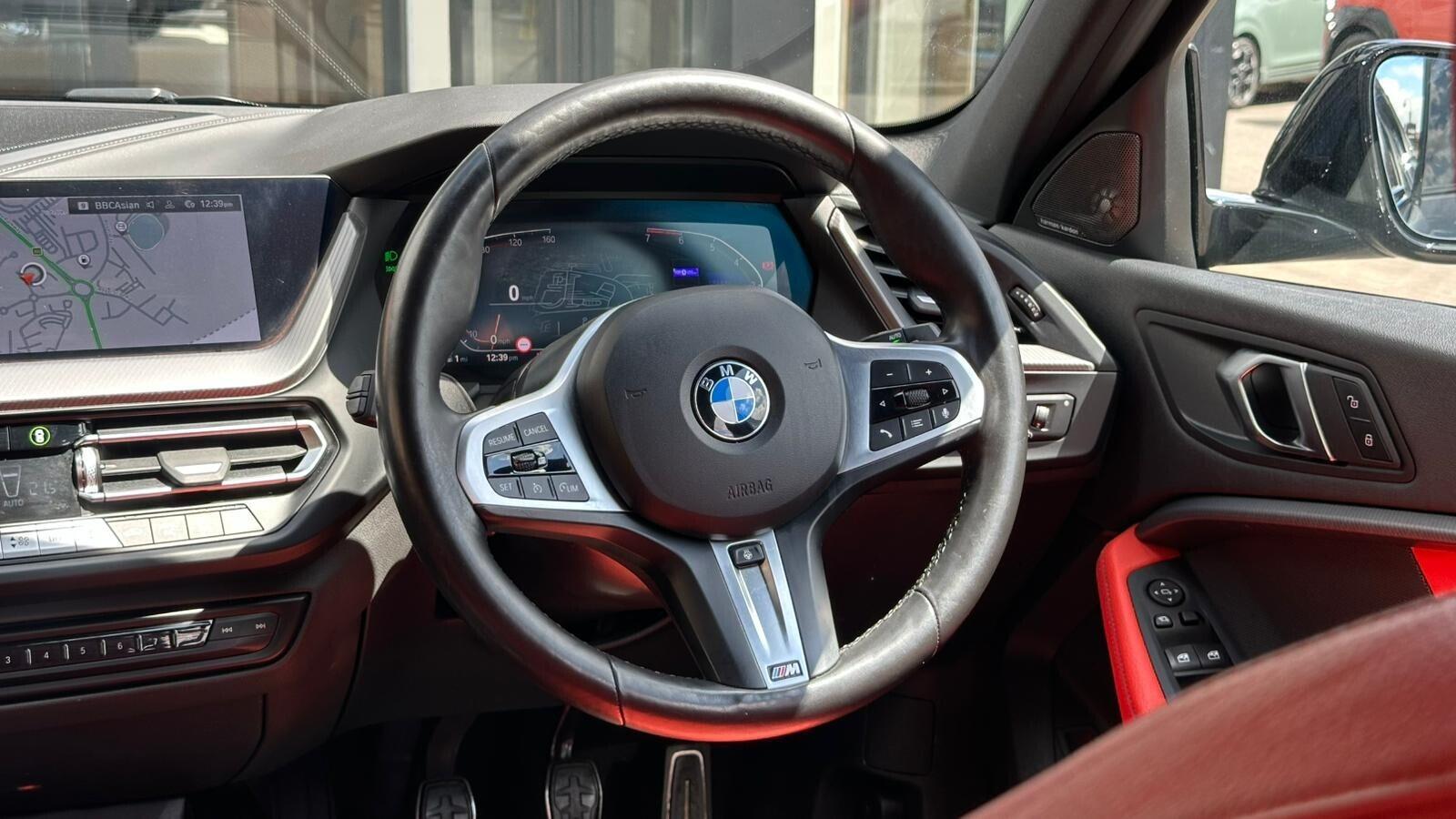 BMW 1 Series view 19