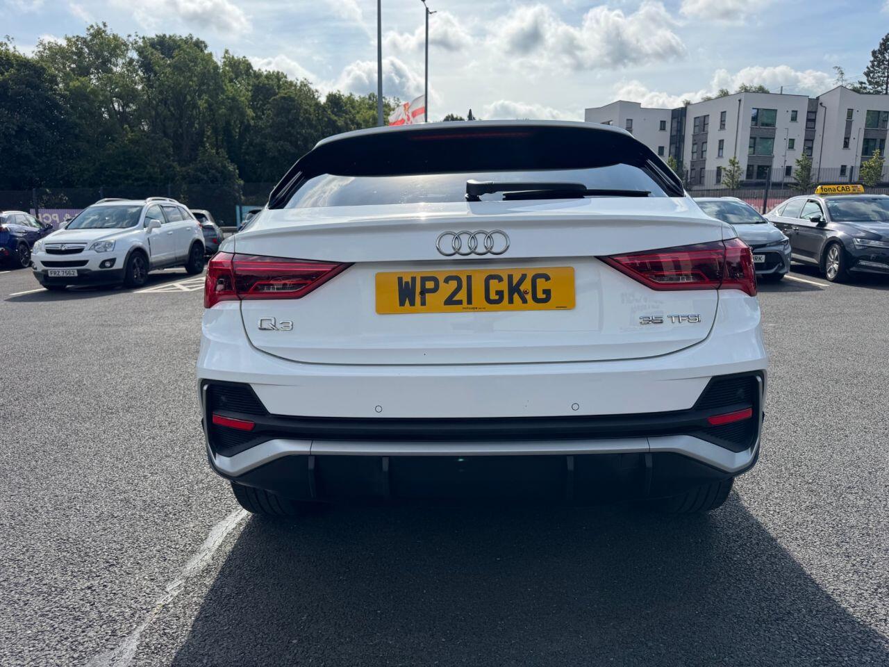 Audi Q3 view 4