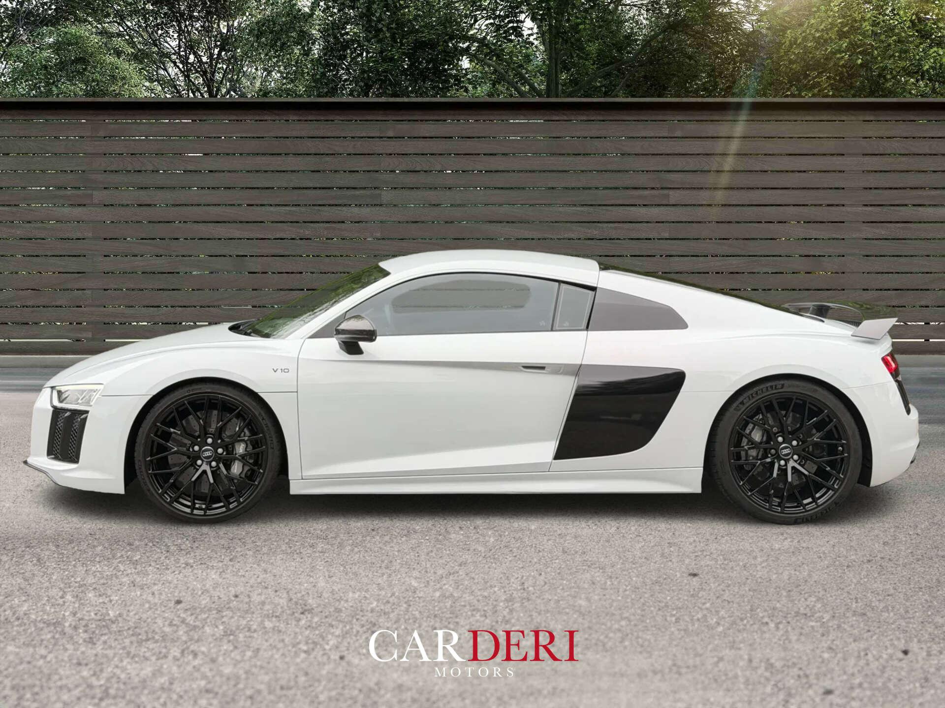 Audi R8 view 19