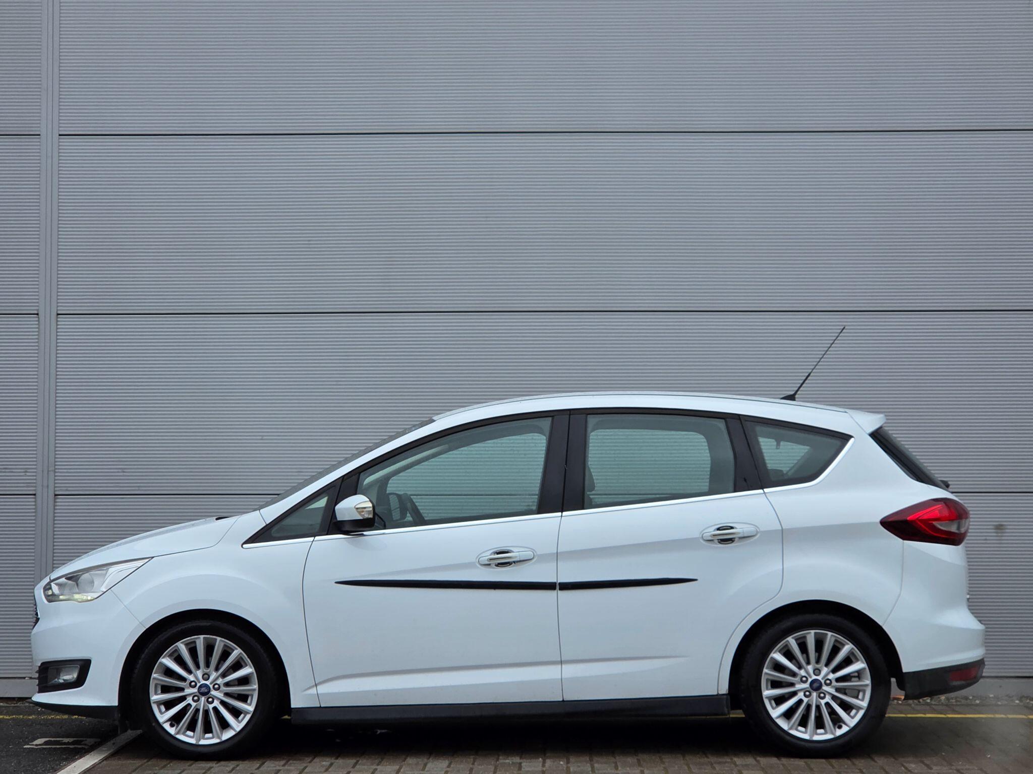 Ford C-Max view 9