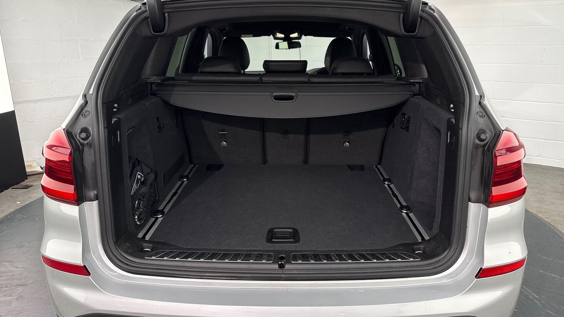 BMW X3 view 13