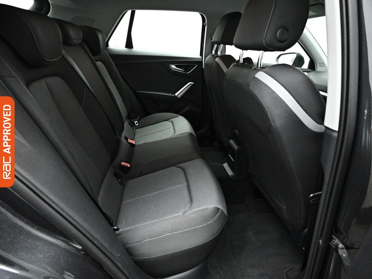 Audi Q2 view 13