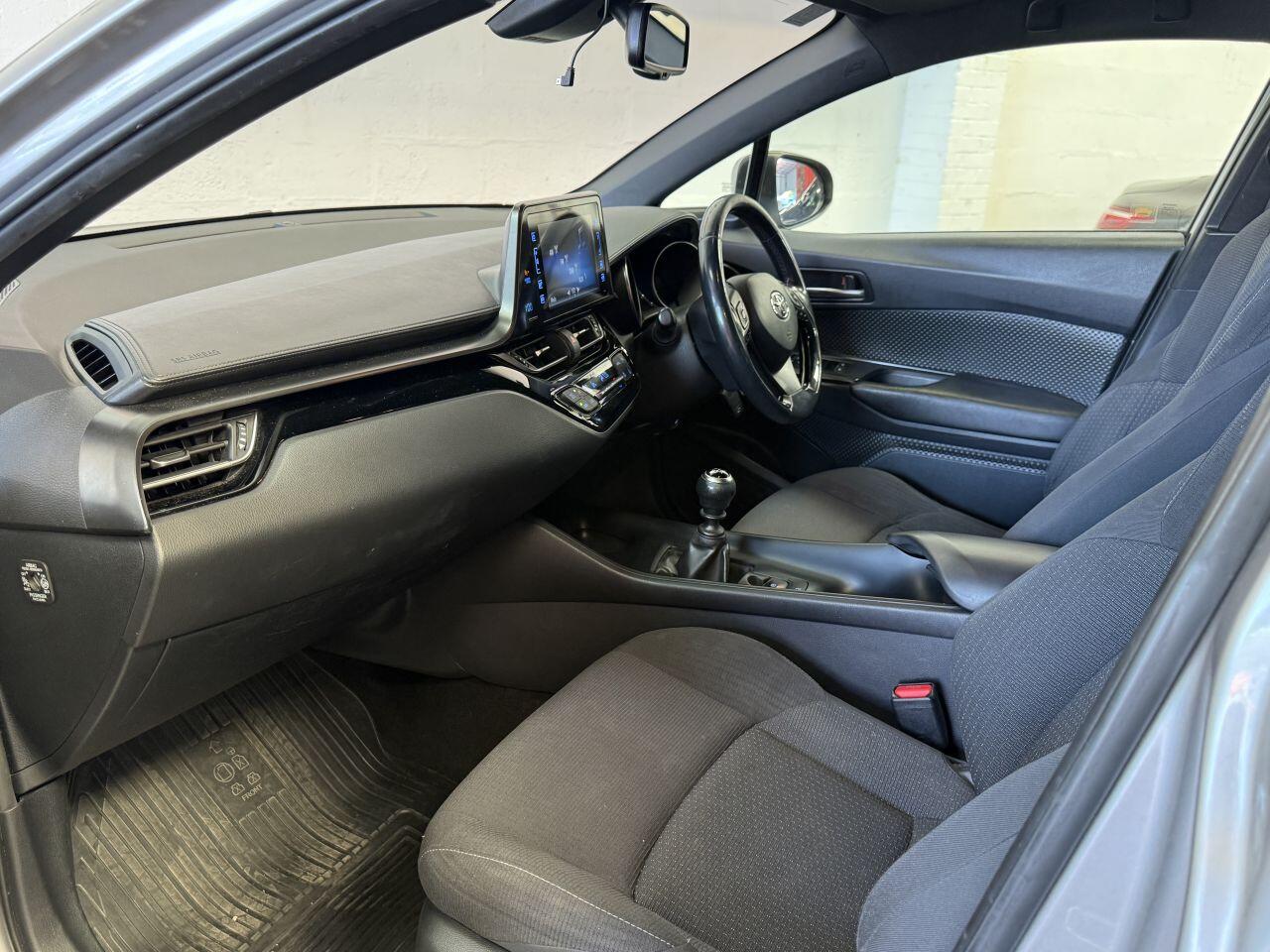 Toyota C-HR view 53