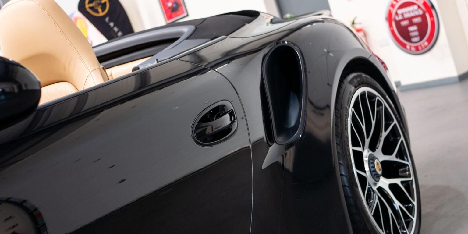 Porsche 911 view 50
