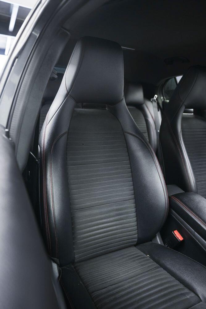 Mercedes-Benz Gla view 10