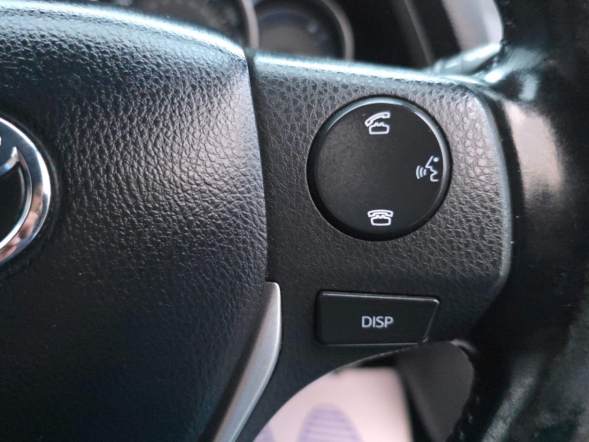 2013 Toyota Auris image 29