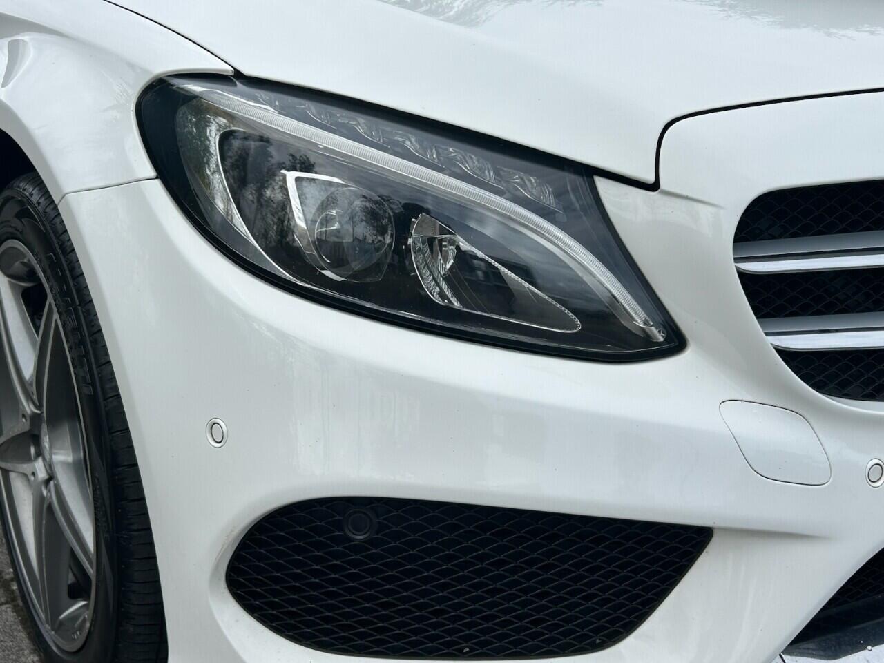 Mercedes-Benz C-Class view 9