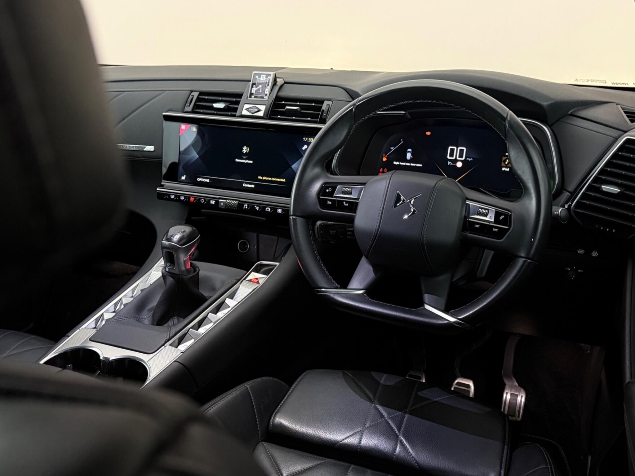DS Automobiles DS 7 Crossback view 12