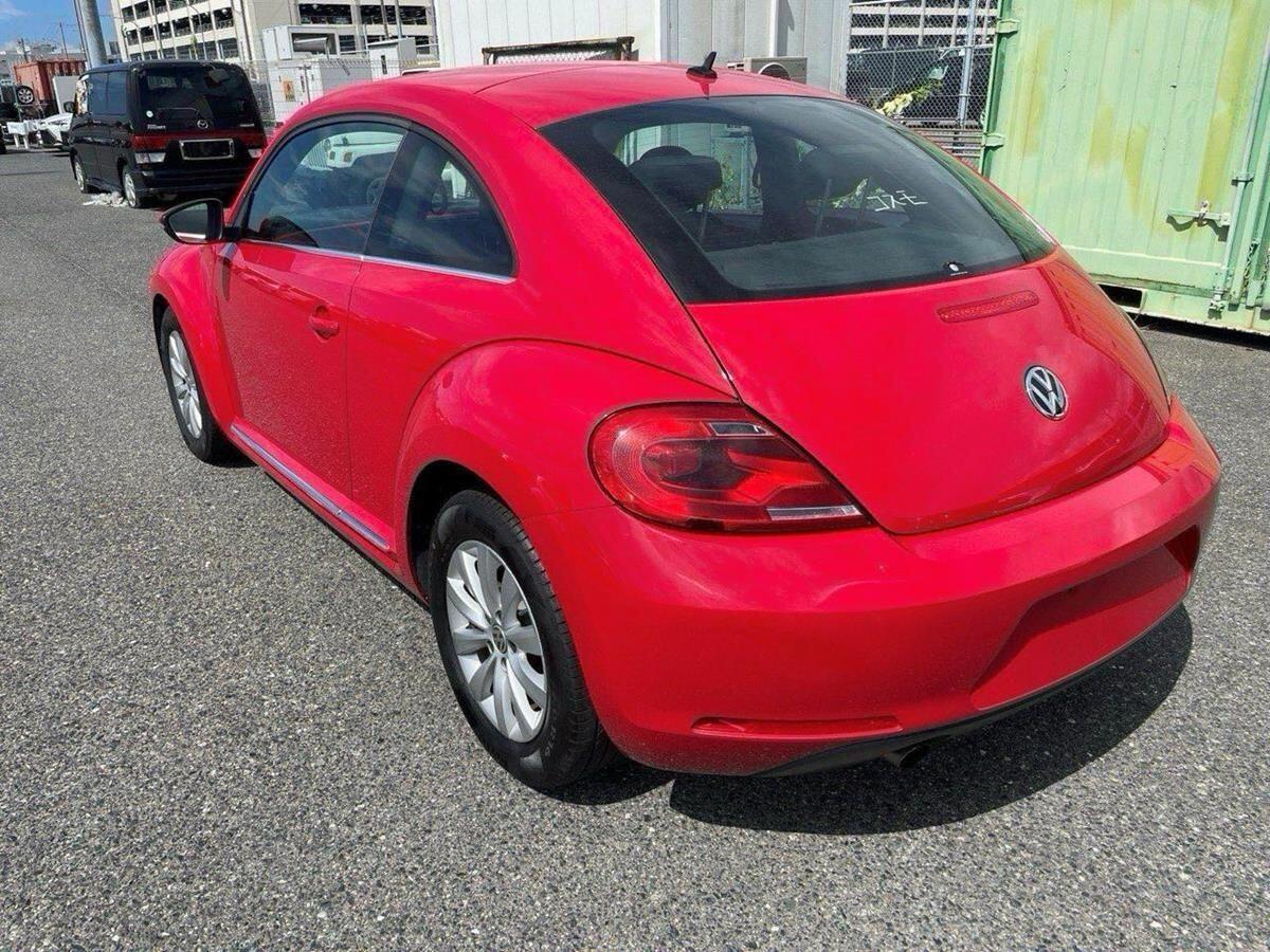 Volkswagen Beetle view 2