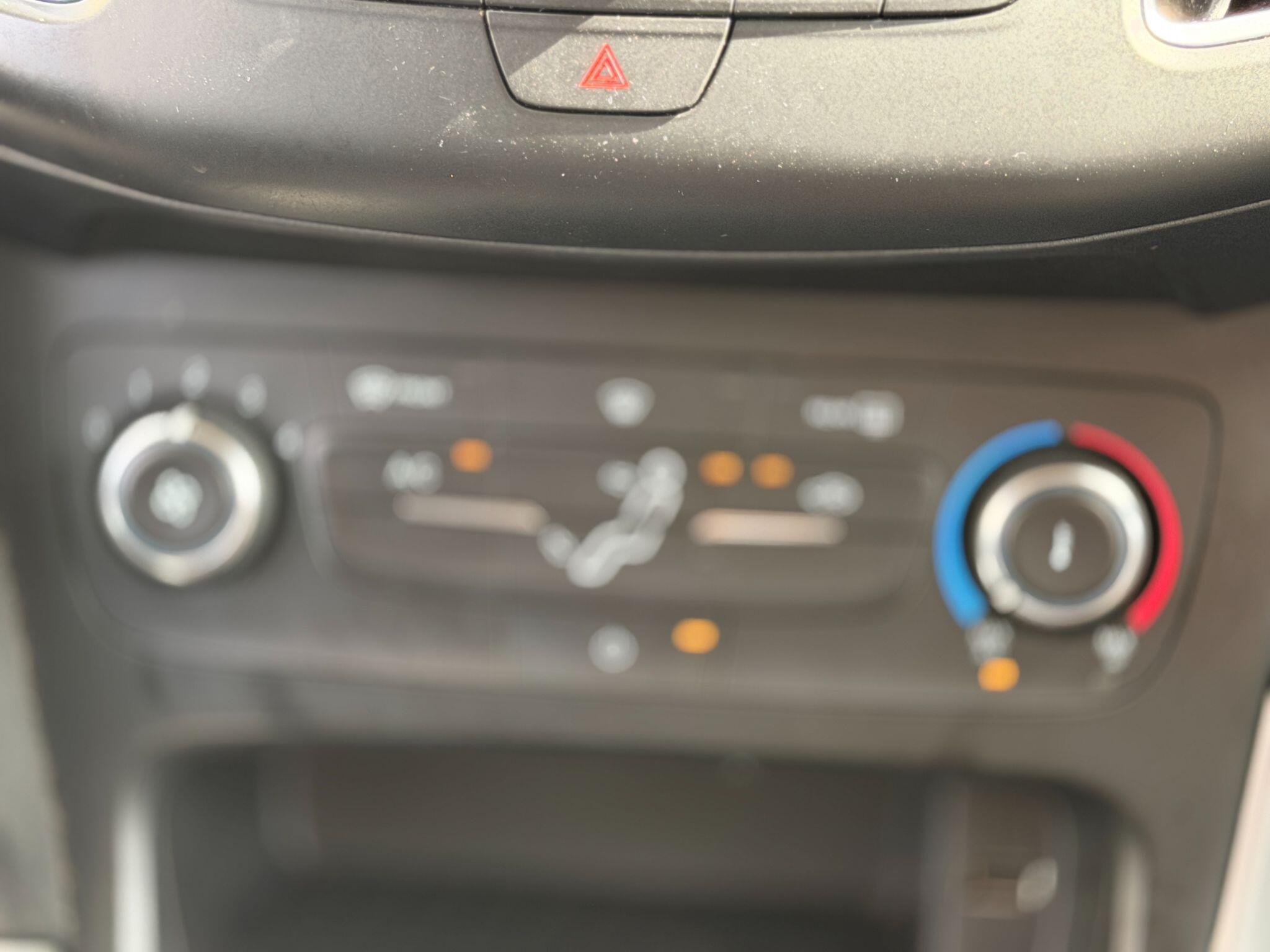 Ford Focus view 35