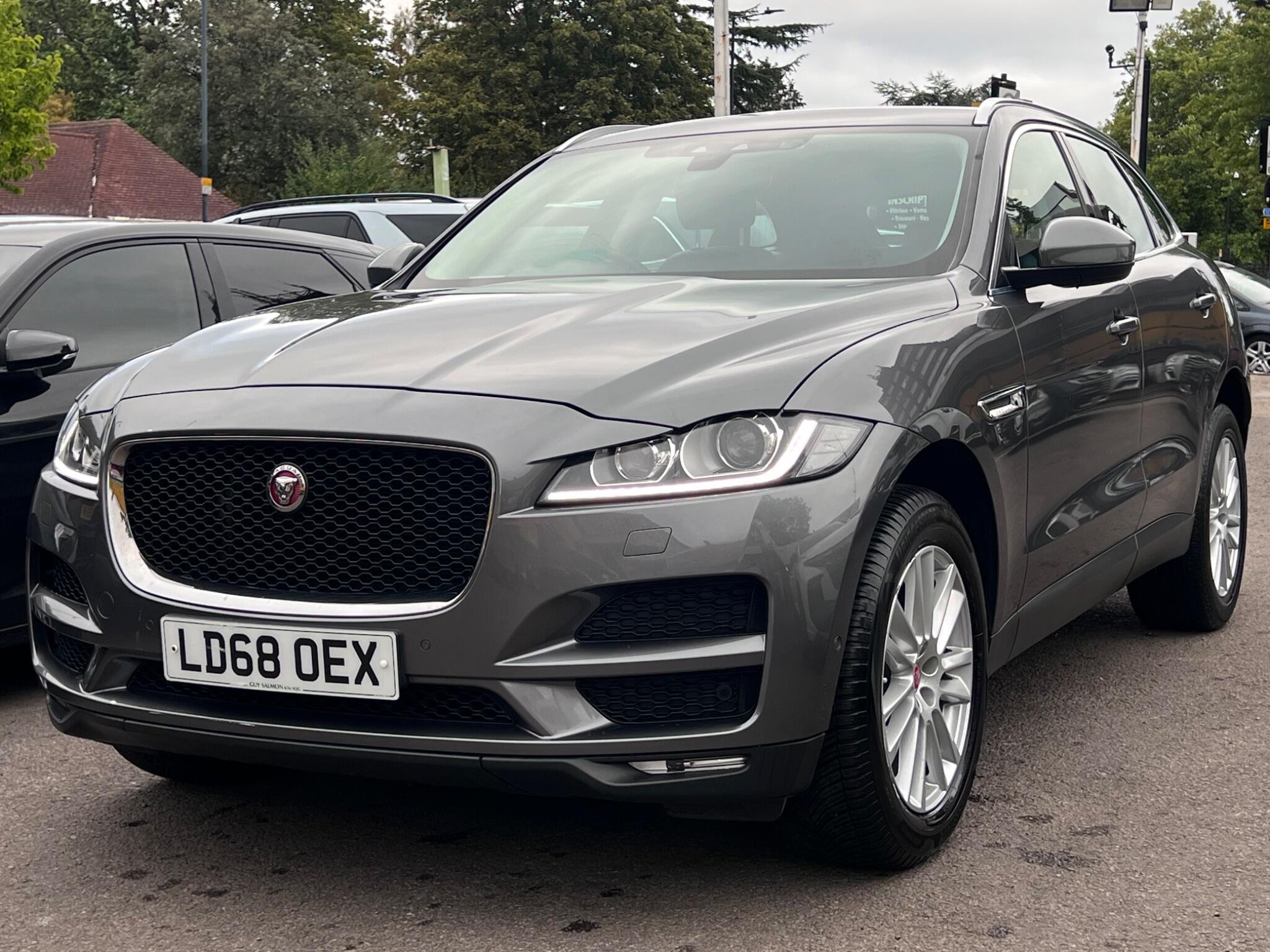 Jaguar F-Pace view 6