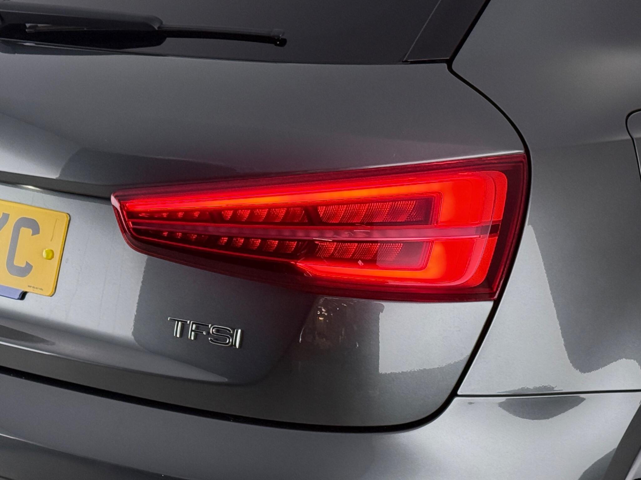 Audi Q3 view 6