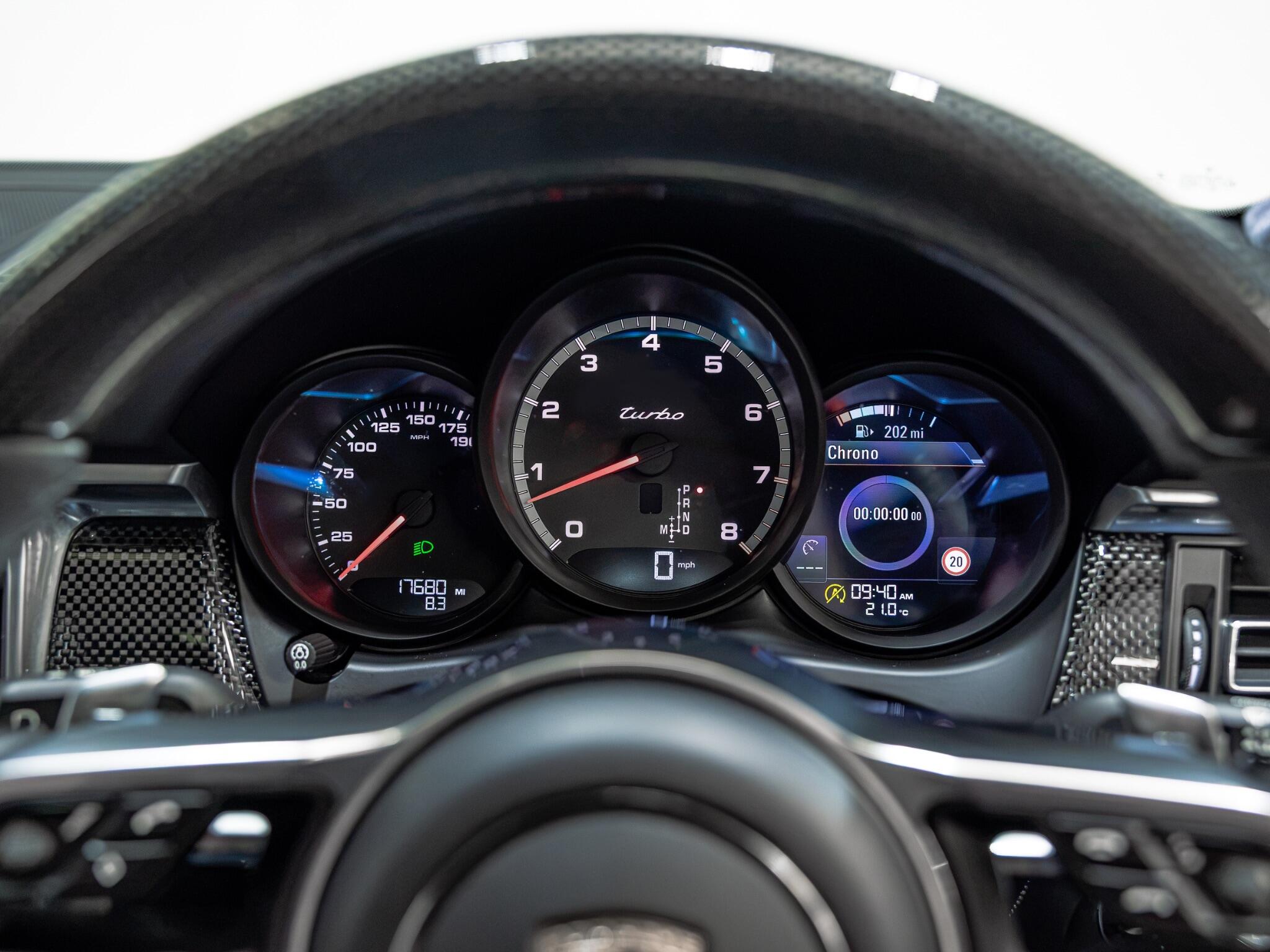 Porsche Macan view 17